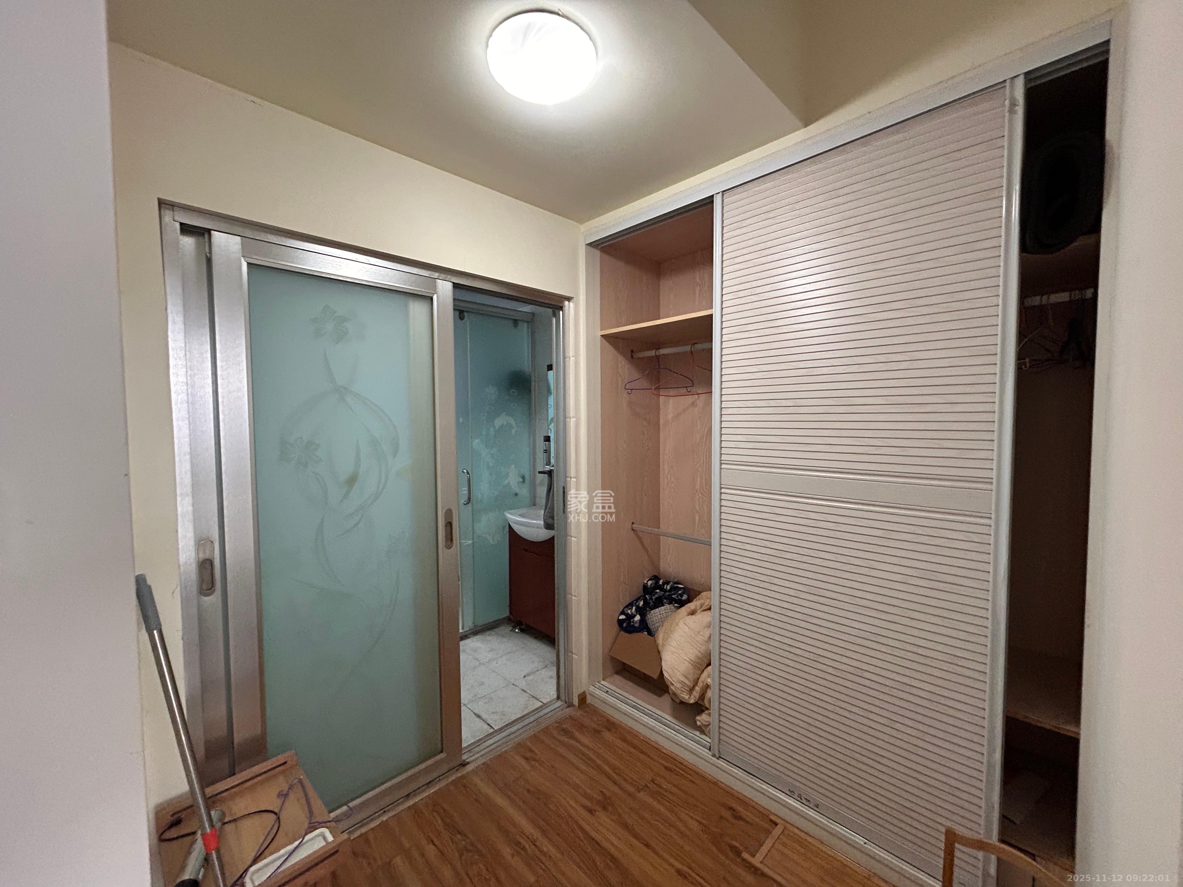 天元涉外景园B区  3室2厅2卫    2600.0元/月室内图