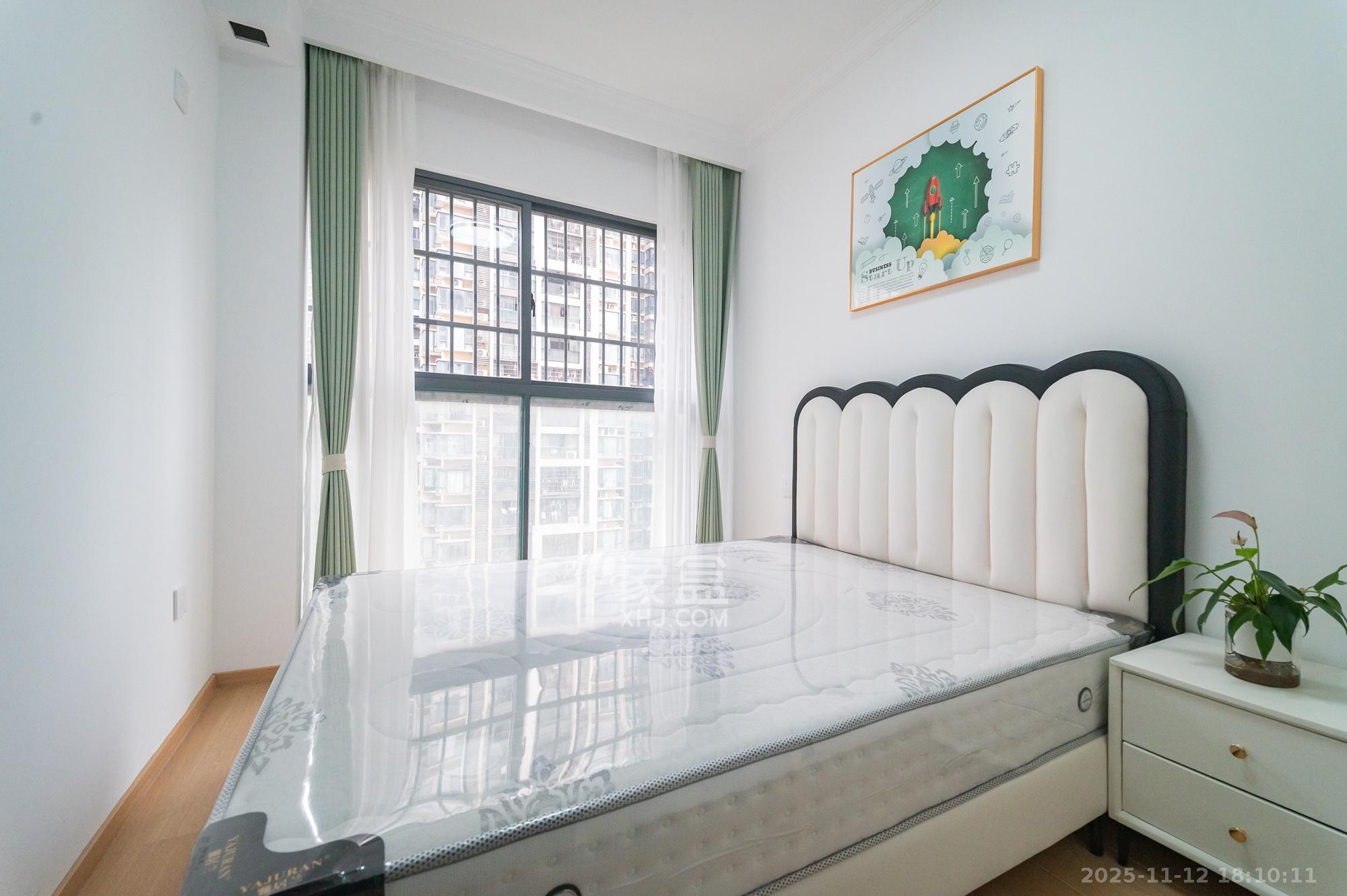 蓝山郡 4室2厅2卫 95.8万 蓝山郡 4室2厅2卫 95.8万卧室