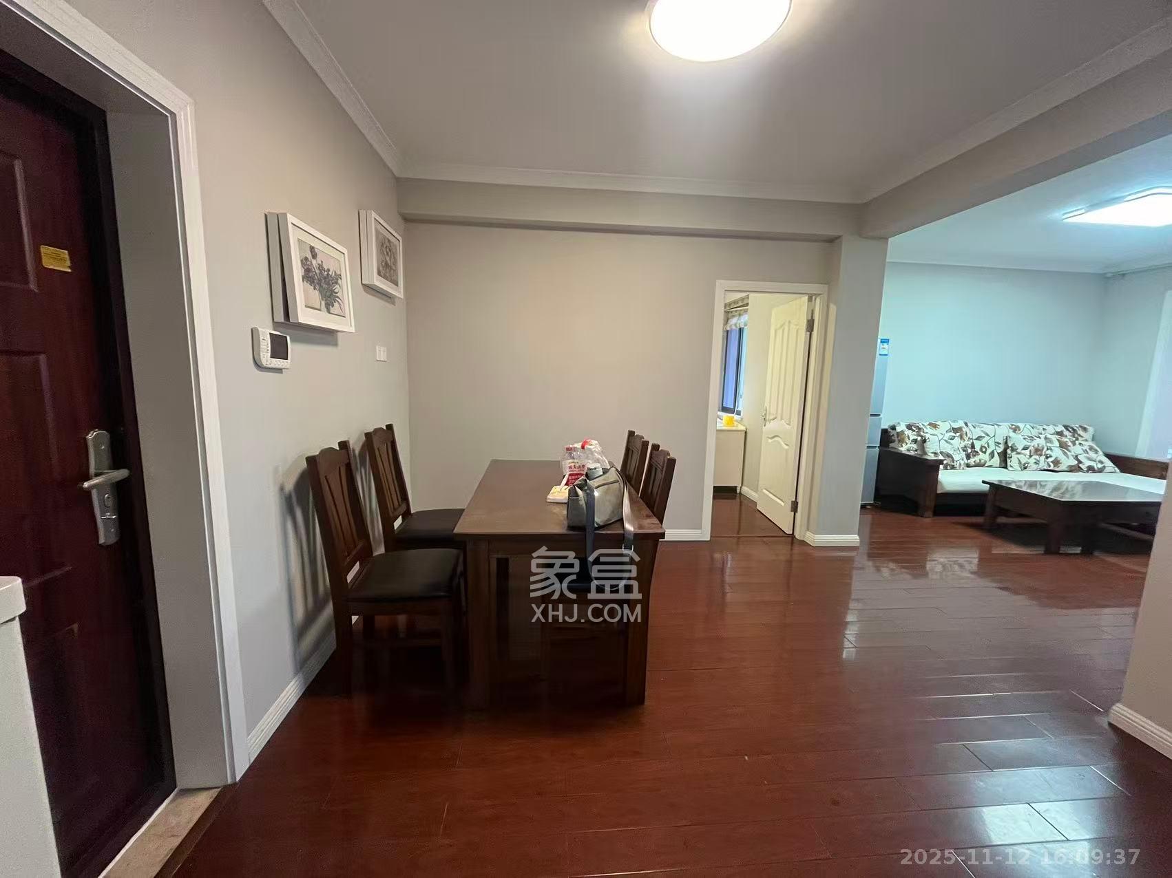 鑫远湘府华城 2室2厅1卫 2600.0元/月 鑫远湘府华城 2室2厅1卫 2600.0元/月室内图