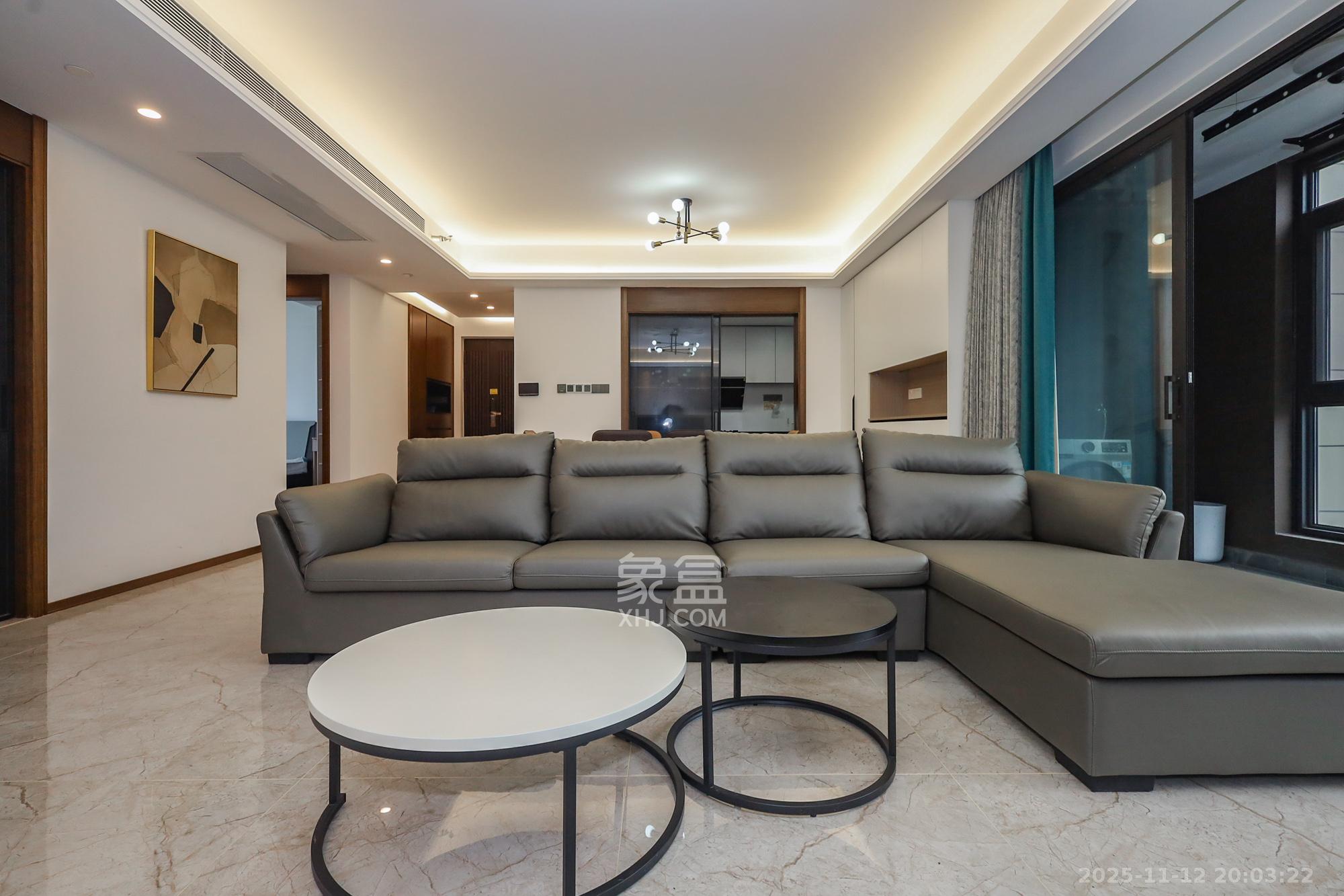 万科里金域滨江 4室2厅2卫 316.0万 万科里金域滨江 4室2厅2卫 316.0万客厅