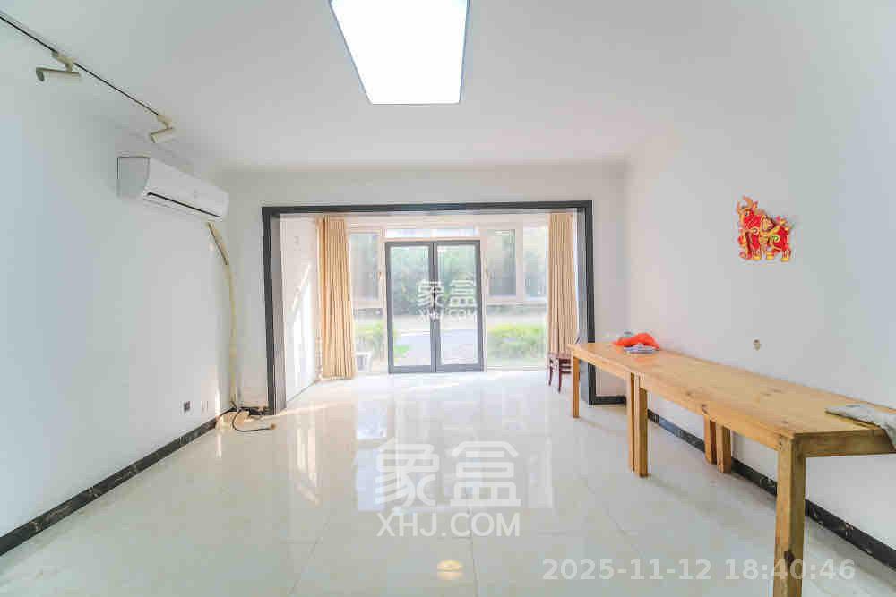 和悦城(蟠龙景苑)  3室2厅2卫    2200.0元/月