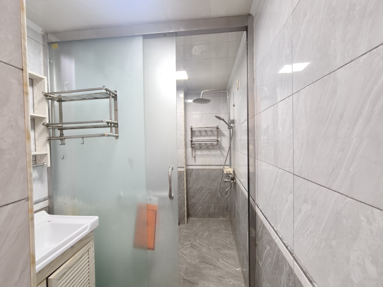 鑫生棕榈泉国际公馆  3室2厅1卫    2600.0元/月室内图