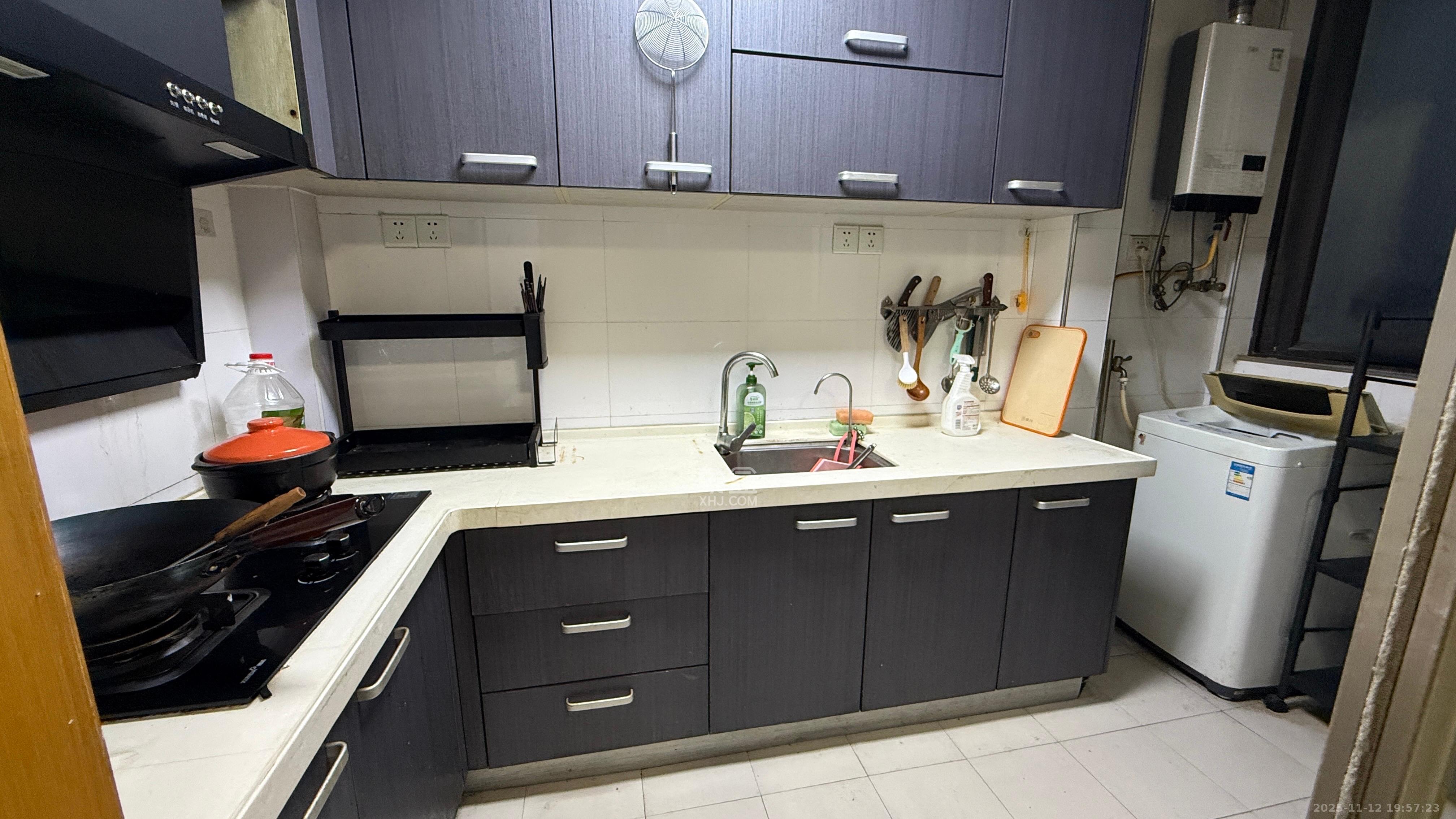 上东辛顿公寓  1室1厅1卫    1600.0元/月室内图