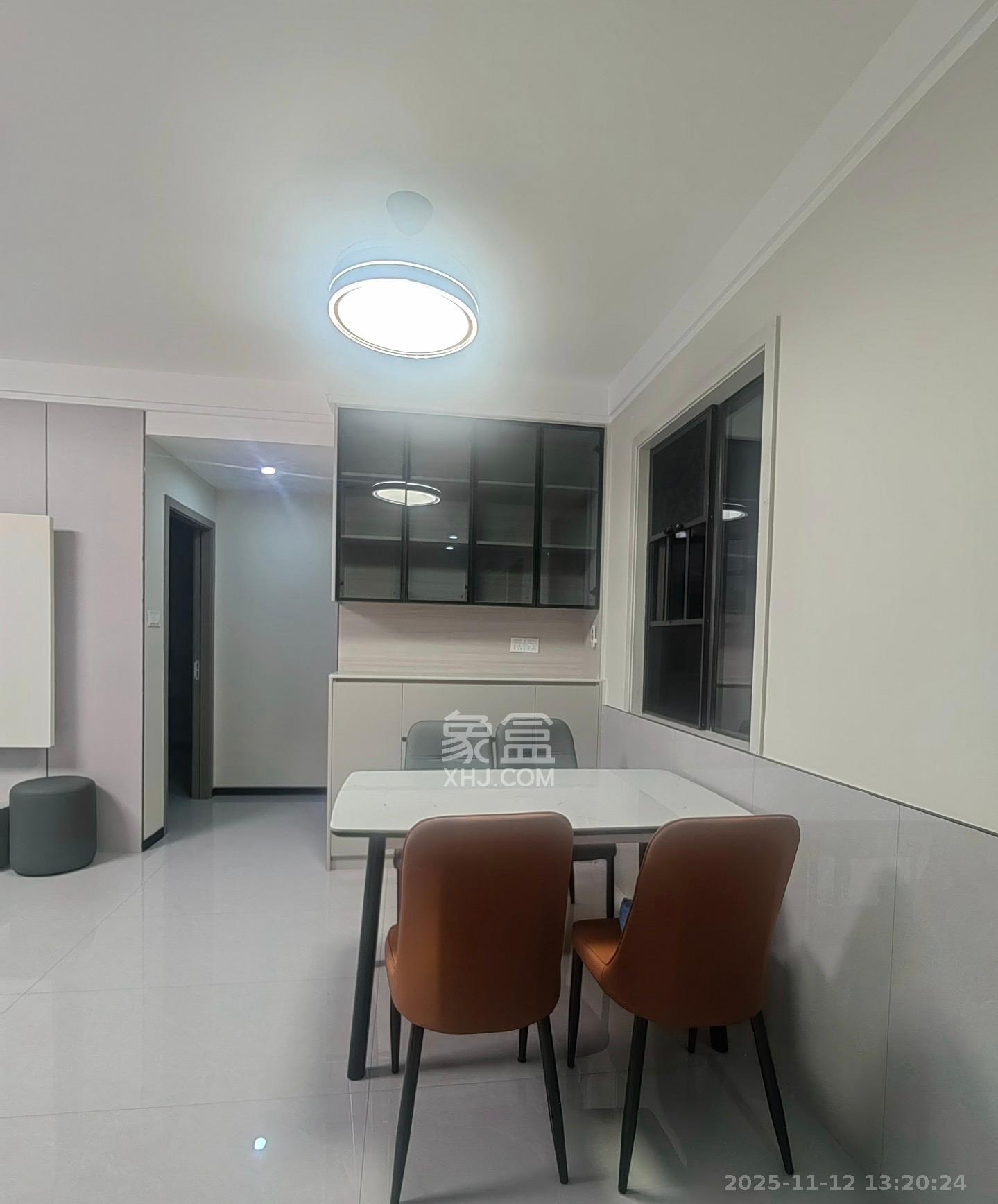 金塘家园  2室1厅1卫    2400.0元/月室内图