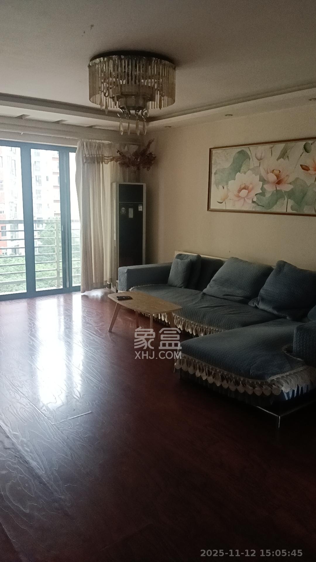 亚华香舍花都  3室2厅2卫    3800.0元/月