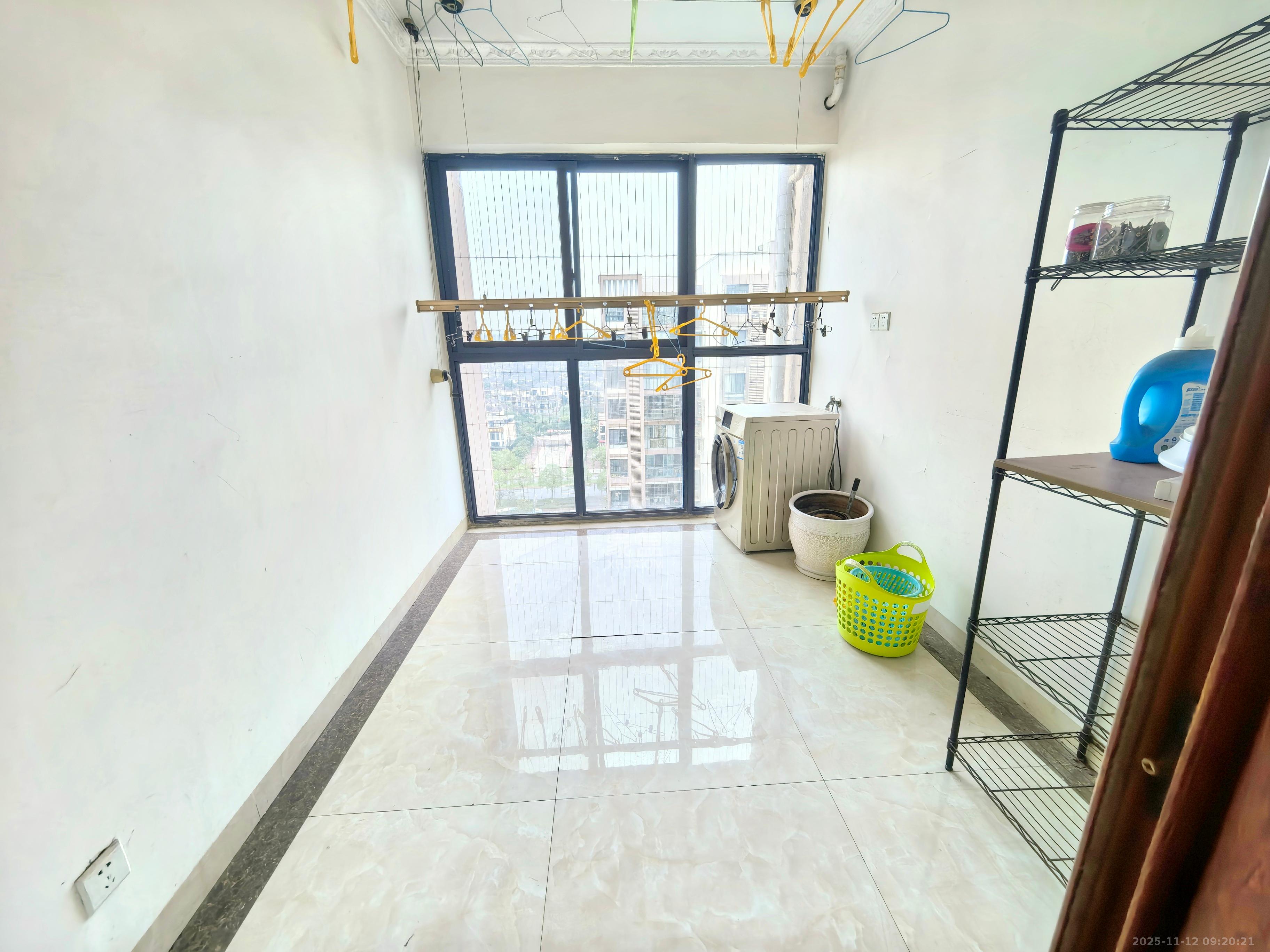 黑金时代广场  4室2厅3卫    2300.0元/月室内图