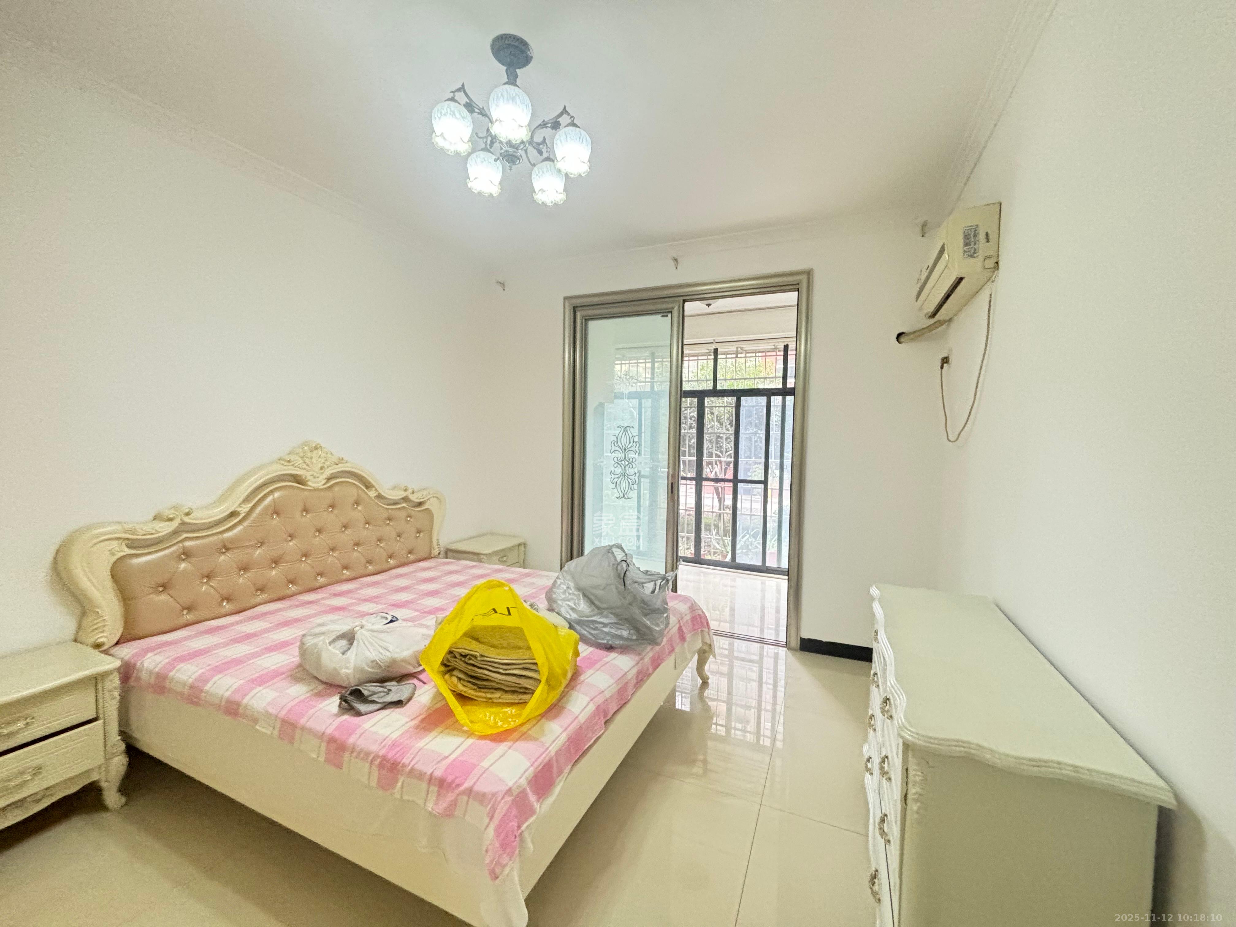 先锋新宇  3室2厅2卫    2500.0元/月室内图