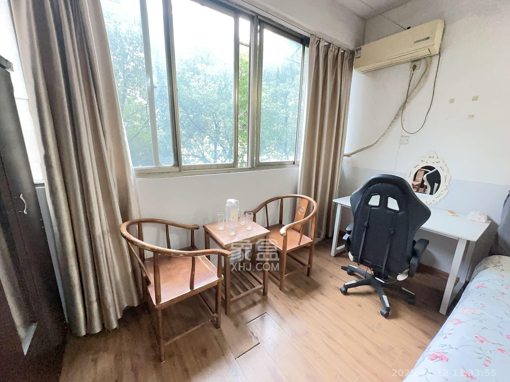 宏大山庄  2室1厅1卫    1400.0元/月室内图