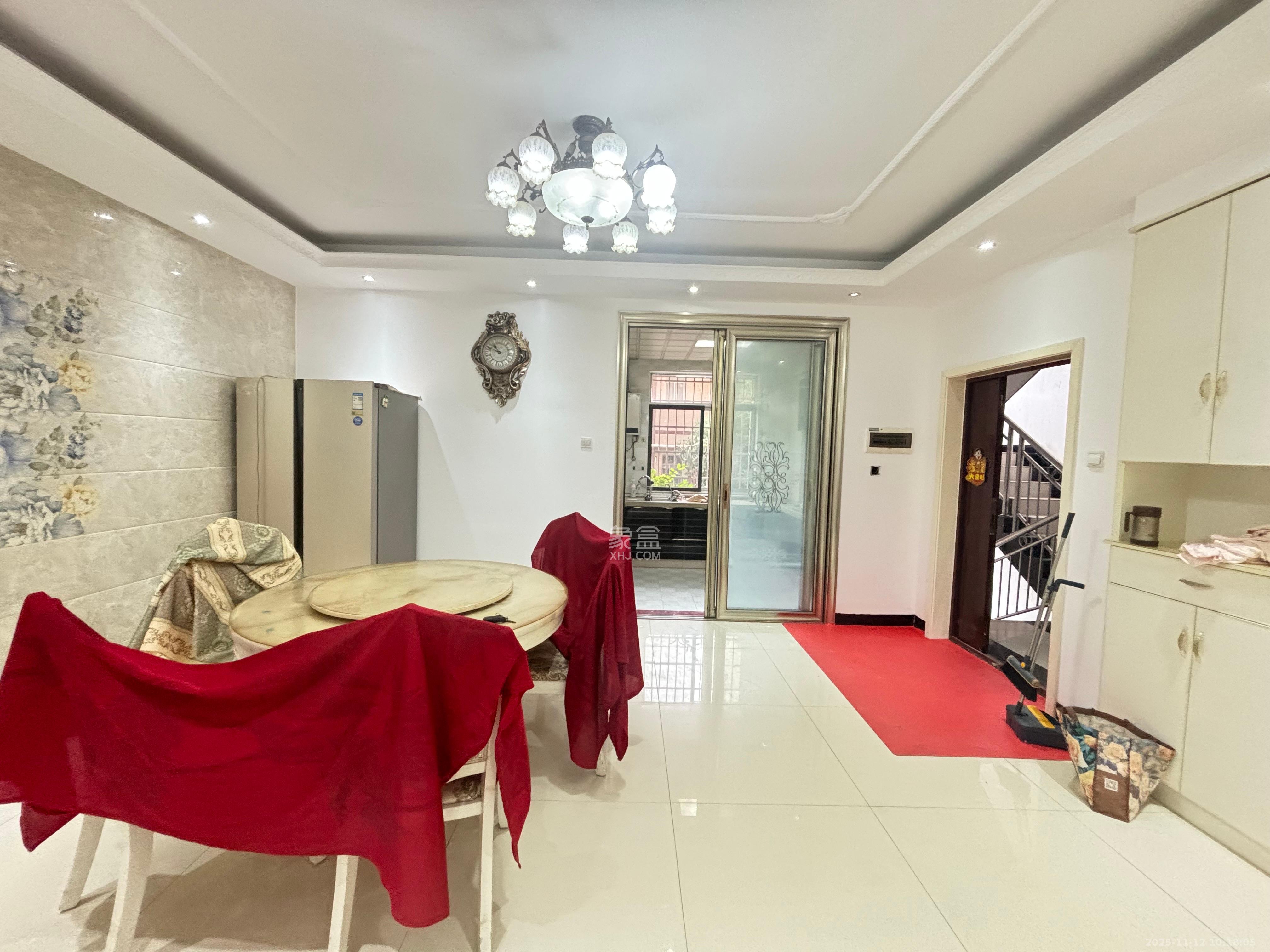 先锋新宇  3室2厅2卫    2500.0元/月室内图