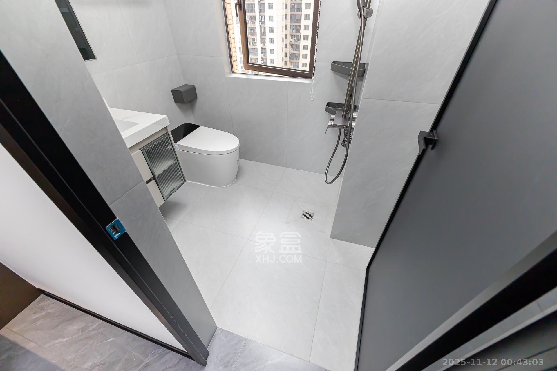 乾源国际 4室2厅2卫 106.8万 乾源国际 4室2厅2卫 106.8万卫生间