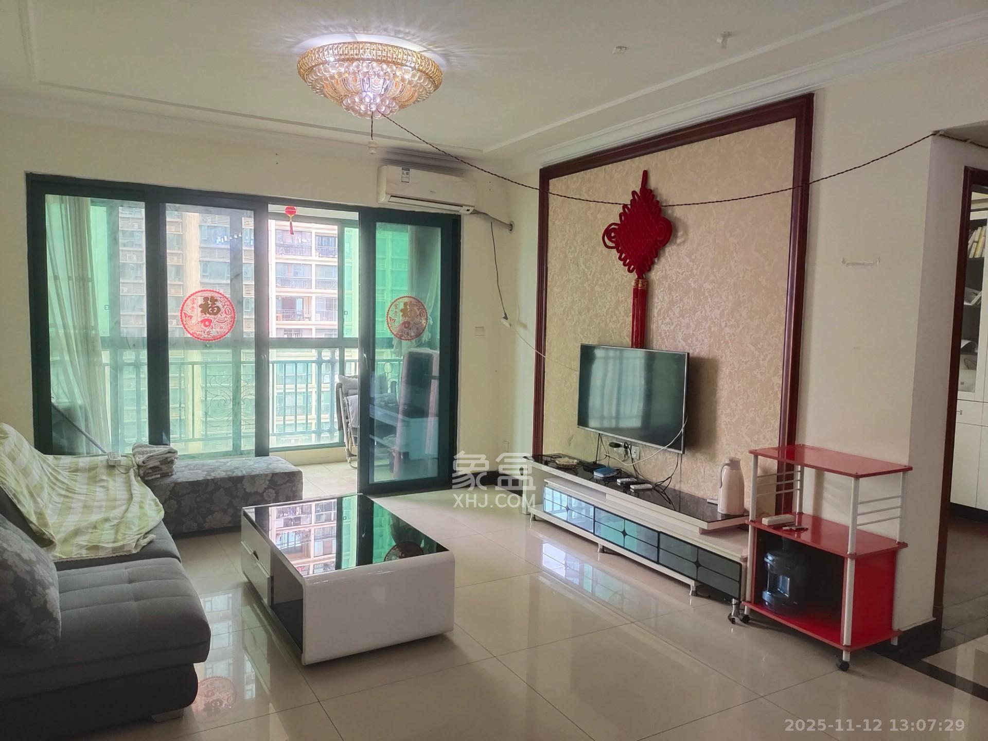 恒大翡翠华庭  3室2厅1卫    2200.0元/月