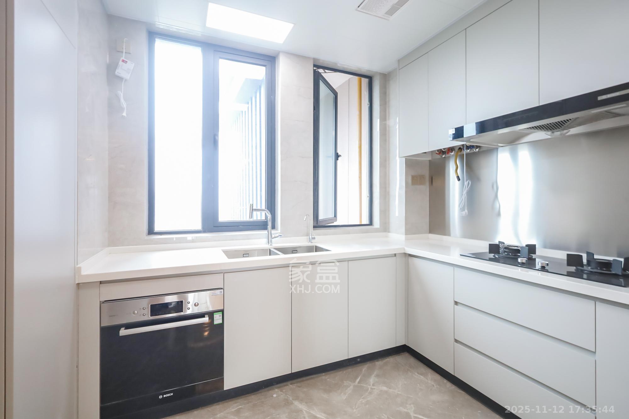 江山印  4室2厅3卫    720.0万厨房