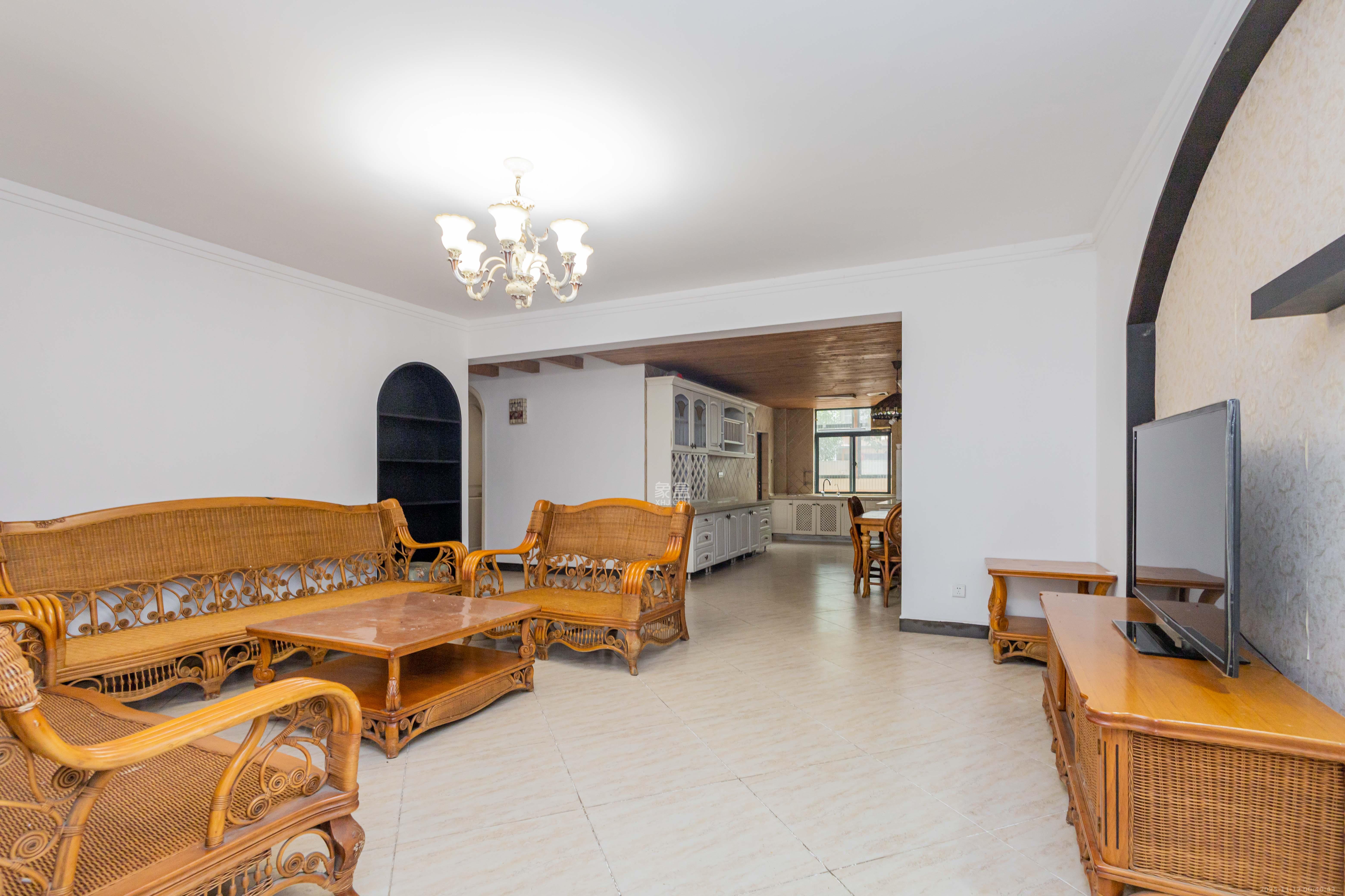 东业早安星城 4室2厅2卫 139.8万 东业早安星城 4室2厅2卫 139.8万客厅