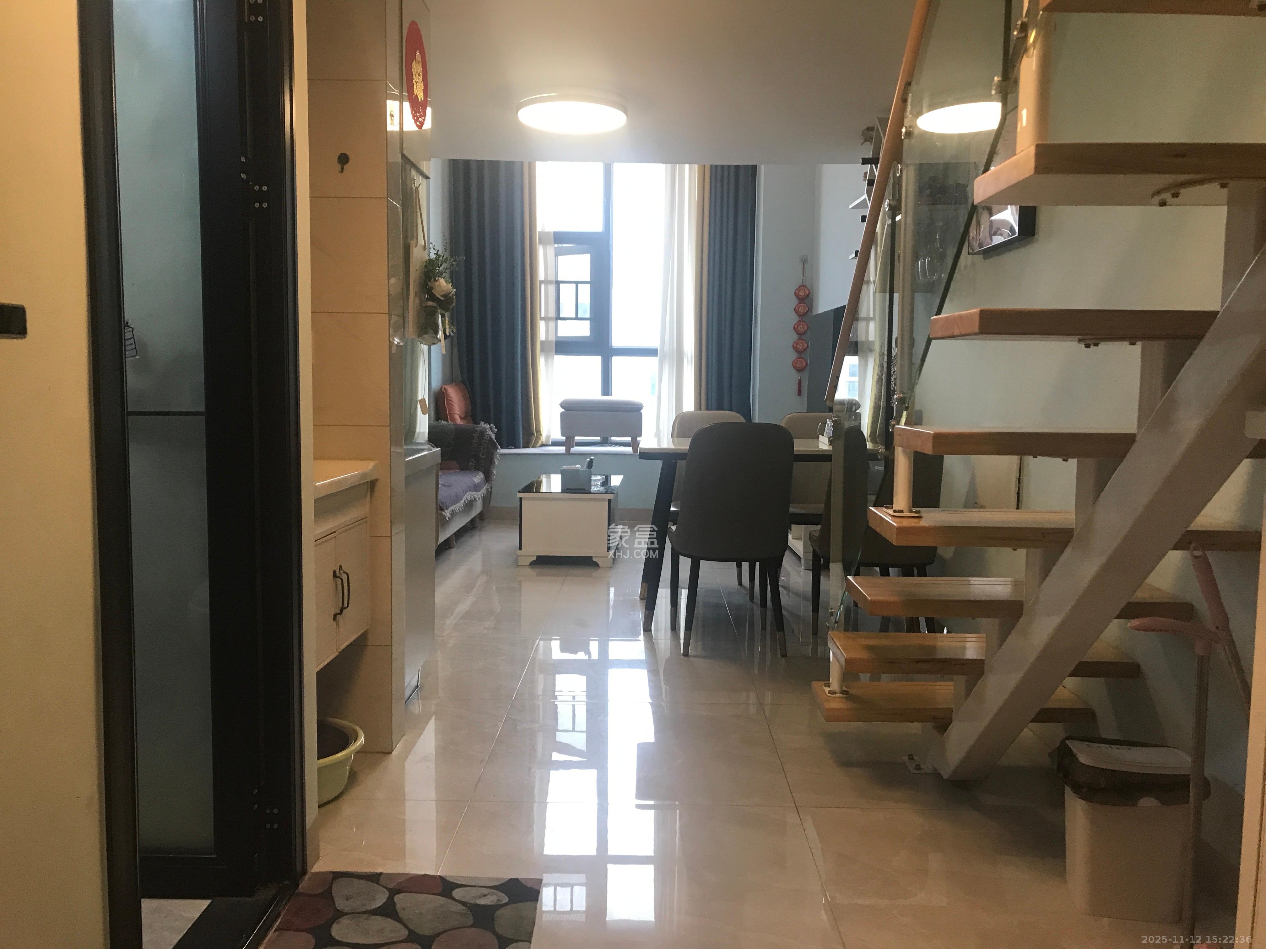 弘坤云寓  1室0厅0卫    2400.0元/月