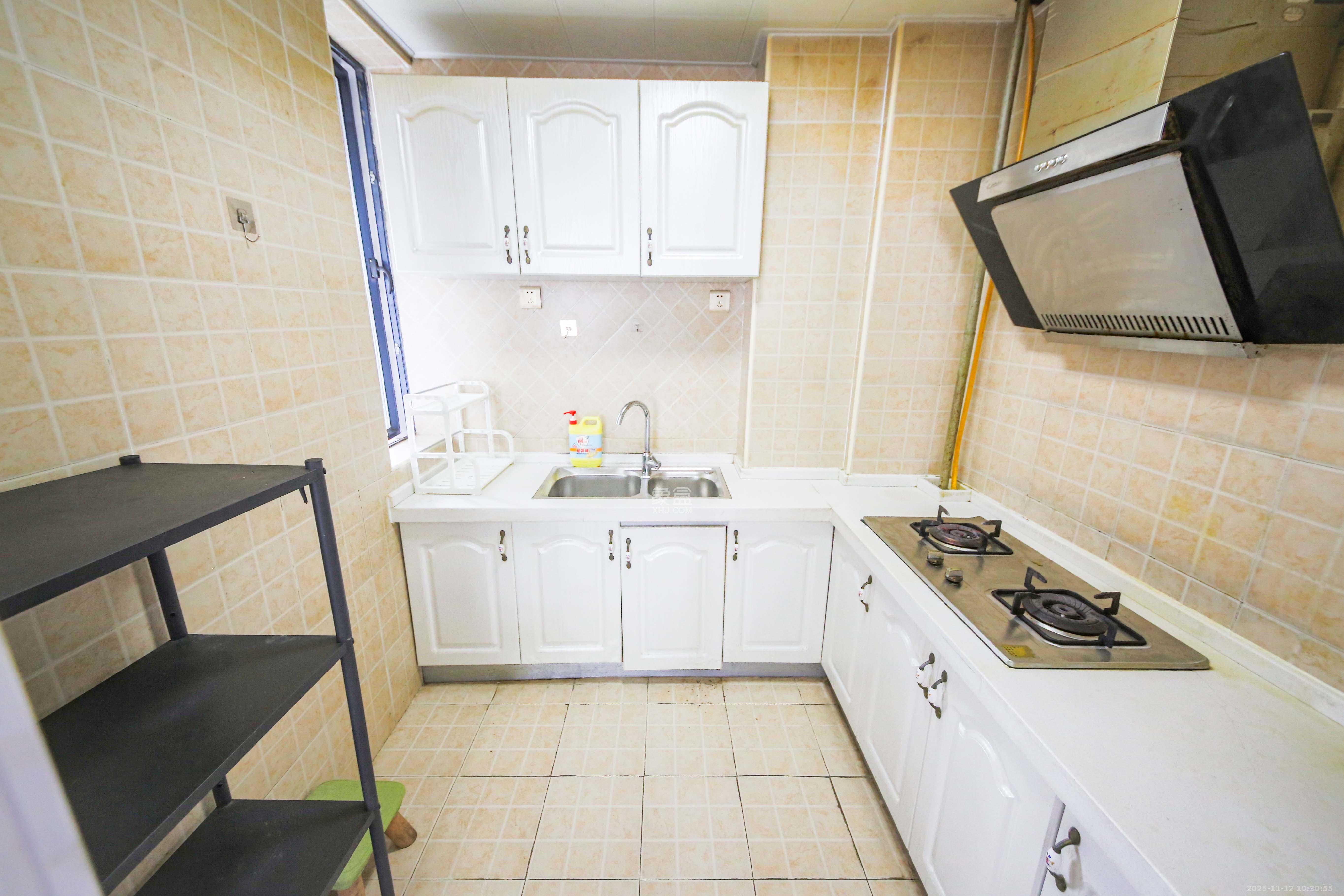 钱隆学府一、二期  3室2厅1卫    78.0万厨房