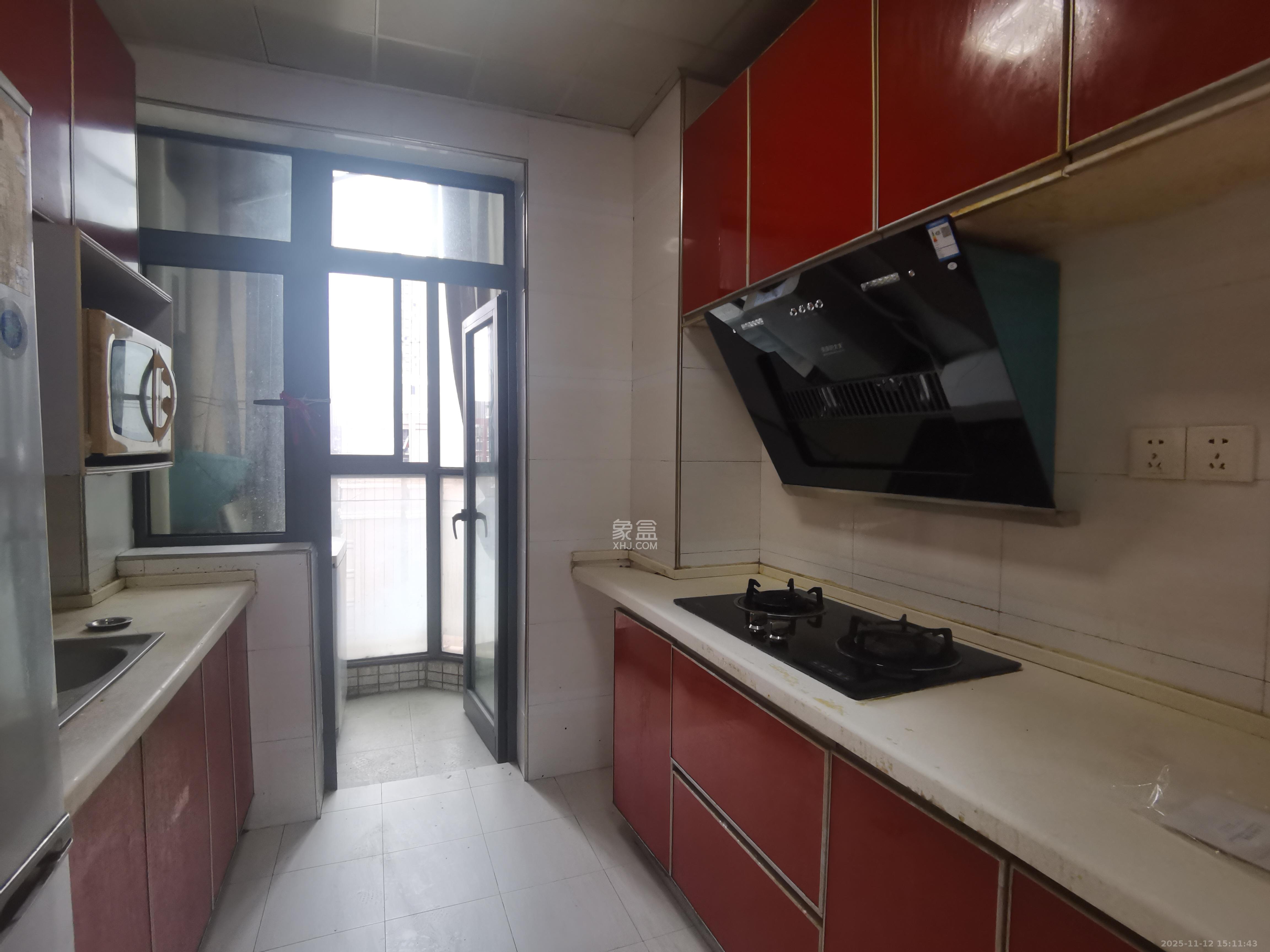 恒基凯旋门一二期  1室2厅1卫    2000.0元/月室内图