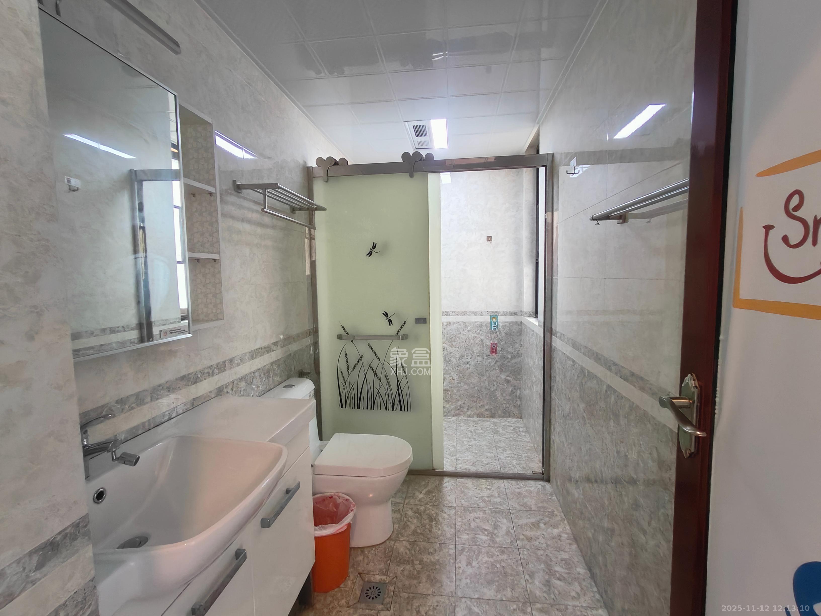 保利西海岸A区 3室2厅2卫 3800.0元/月 保利西海岸A区 3室2厅2卫 3800.0元/月室内图