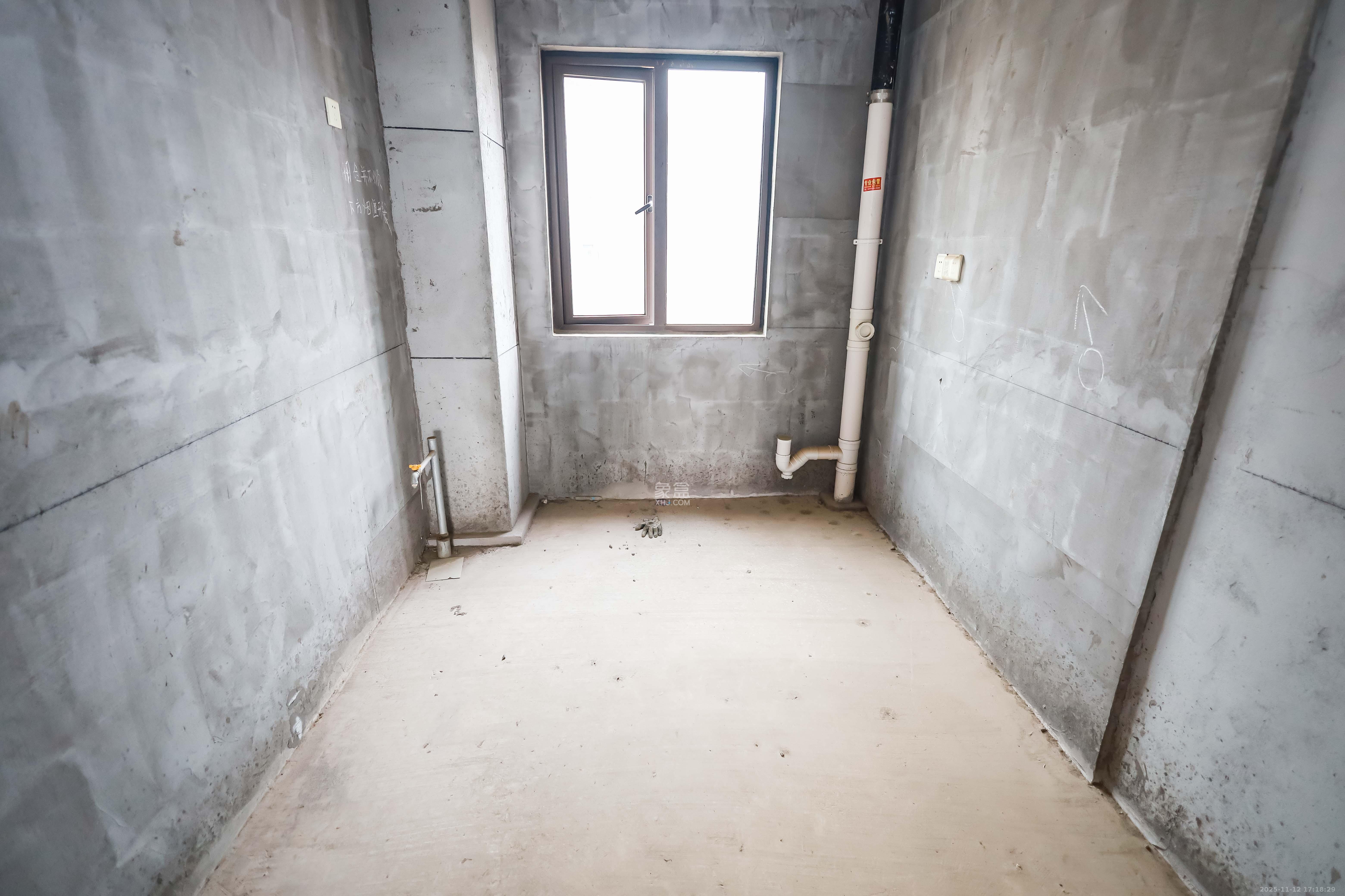 奥克斯缔壹城  4室2厅2卫    94.8万厨房