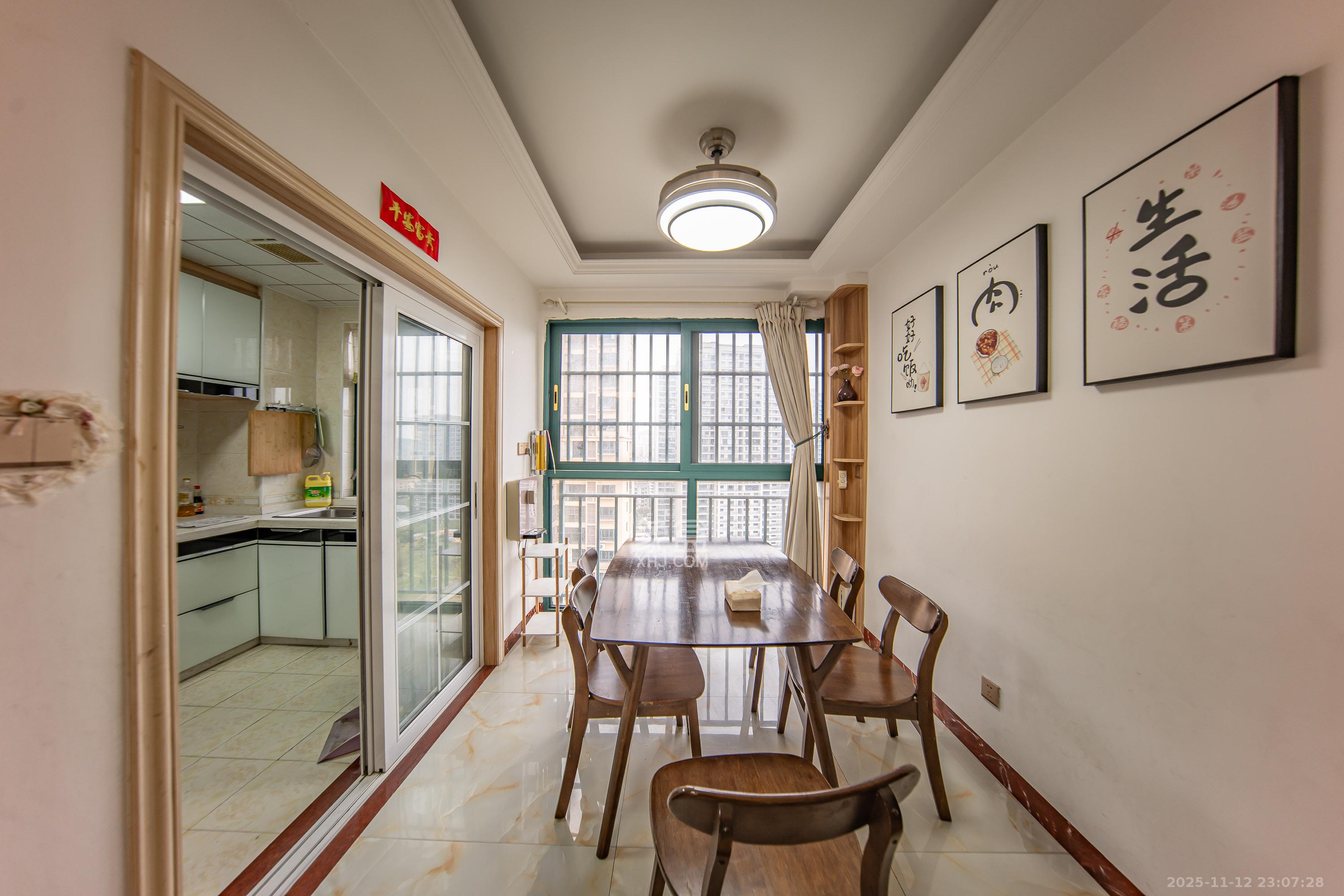 洋湖时代 4室2厅2卫 106.0万 洋湖时代 4室2厅2卫 106.0万客厅