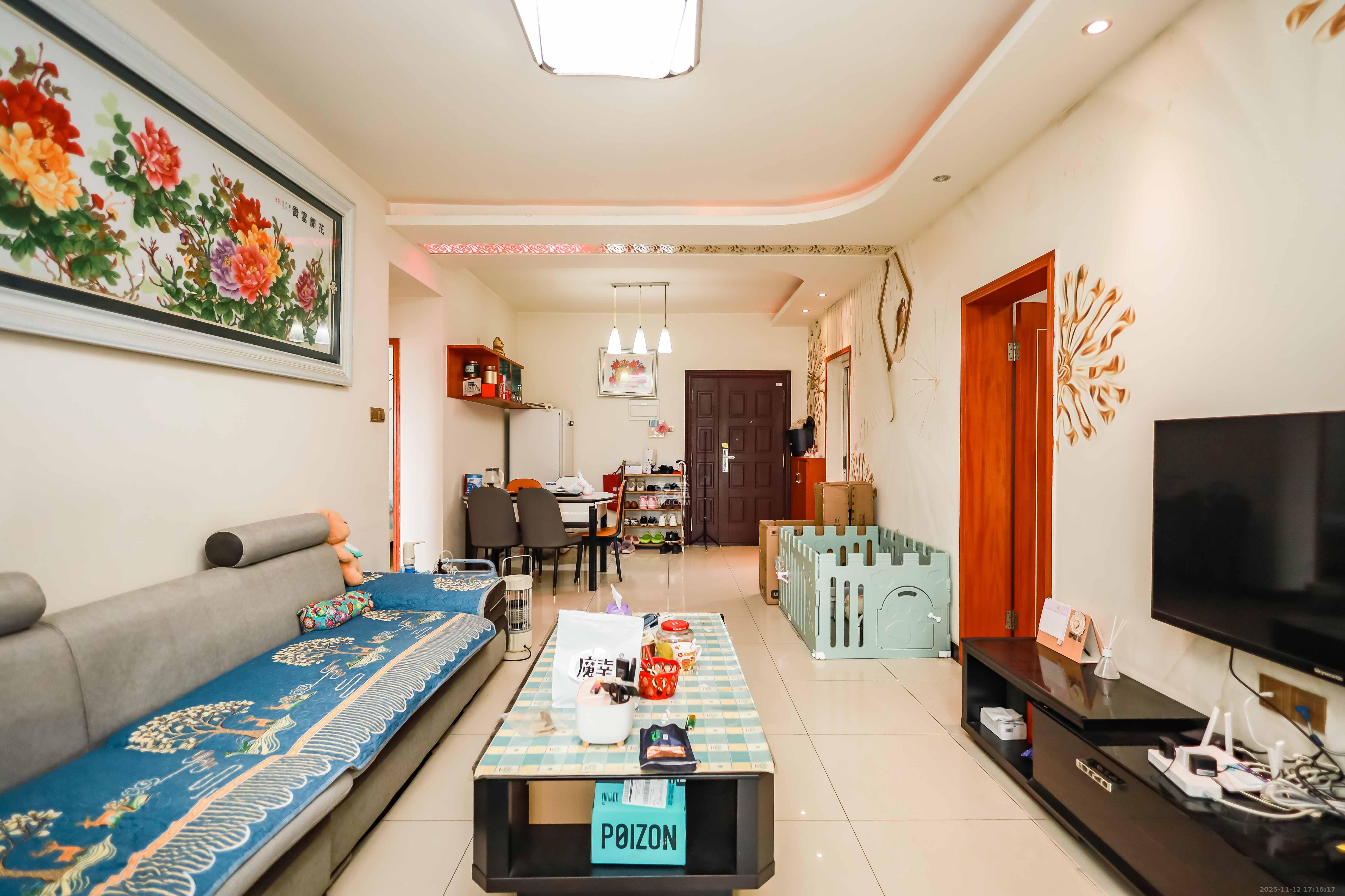 南枫时光  3室2厅1卫    82.0万客厅