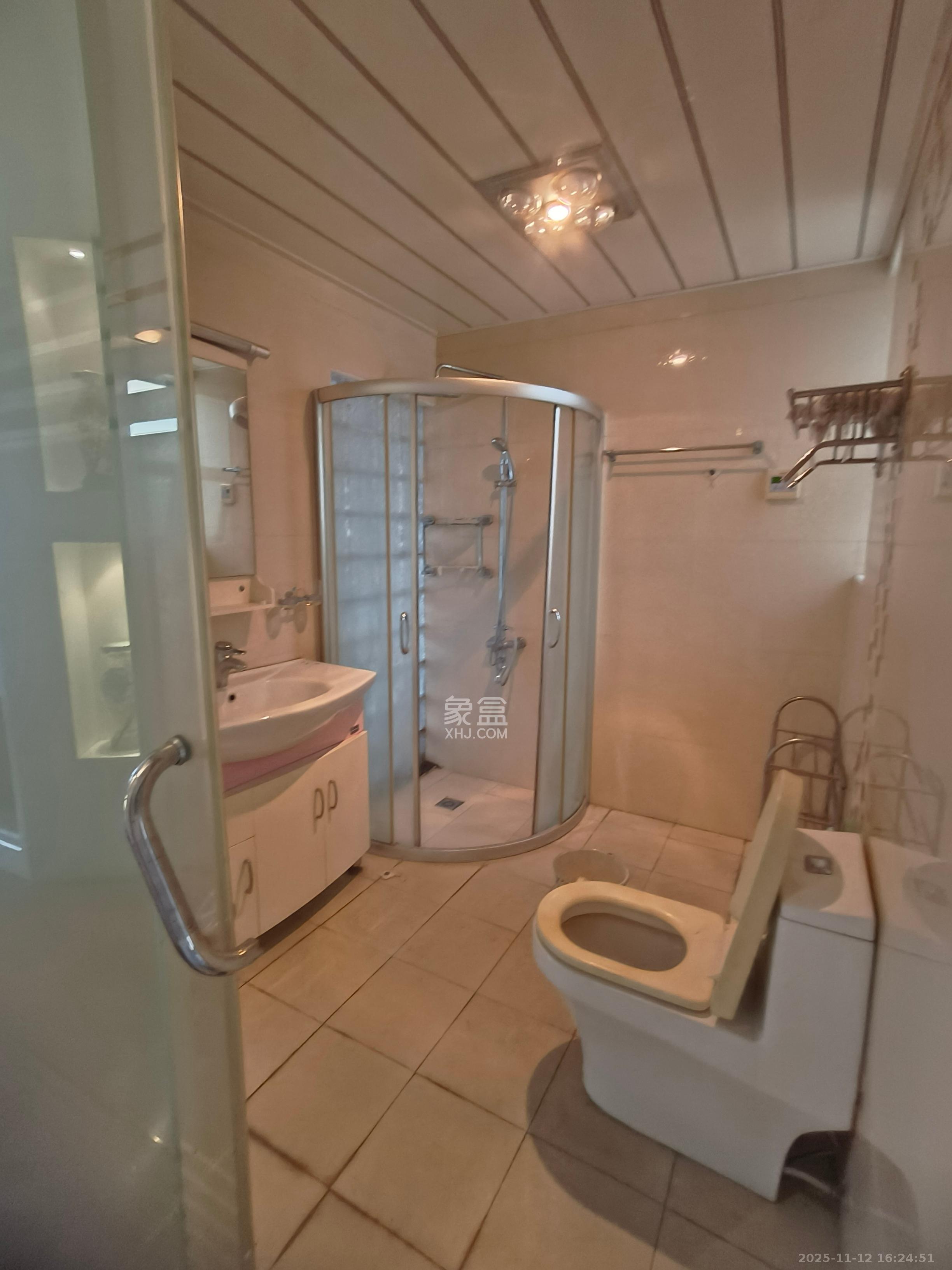 锦湘国际星城二期（锦雅苑）  1室2厅2卫    2600.0元/月室内图