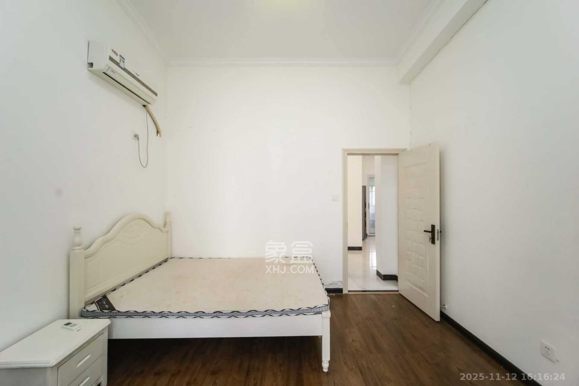 西街花园 2室1厅1卫 2500.0元/月 西街花园 2室1厅1卫 2500.0元/月室内图