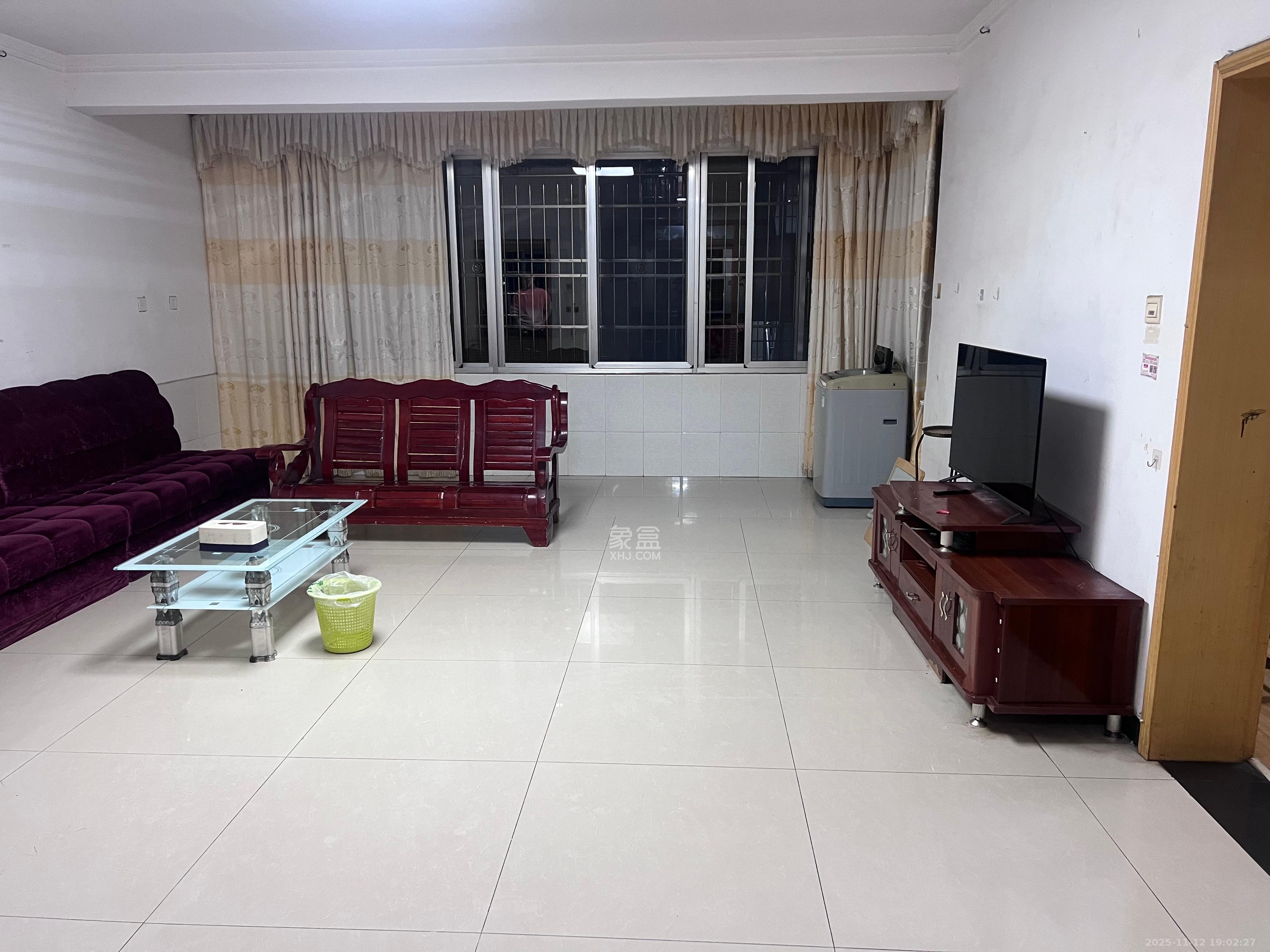 黄泥塘小区  2室2厅1卫    1800.0元/月