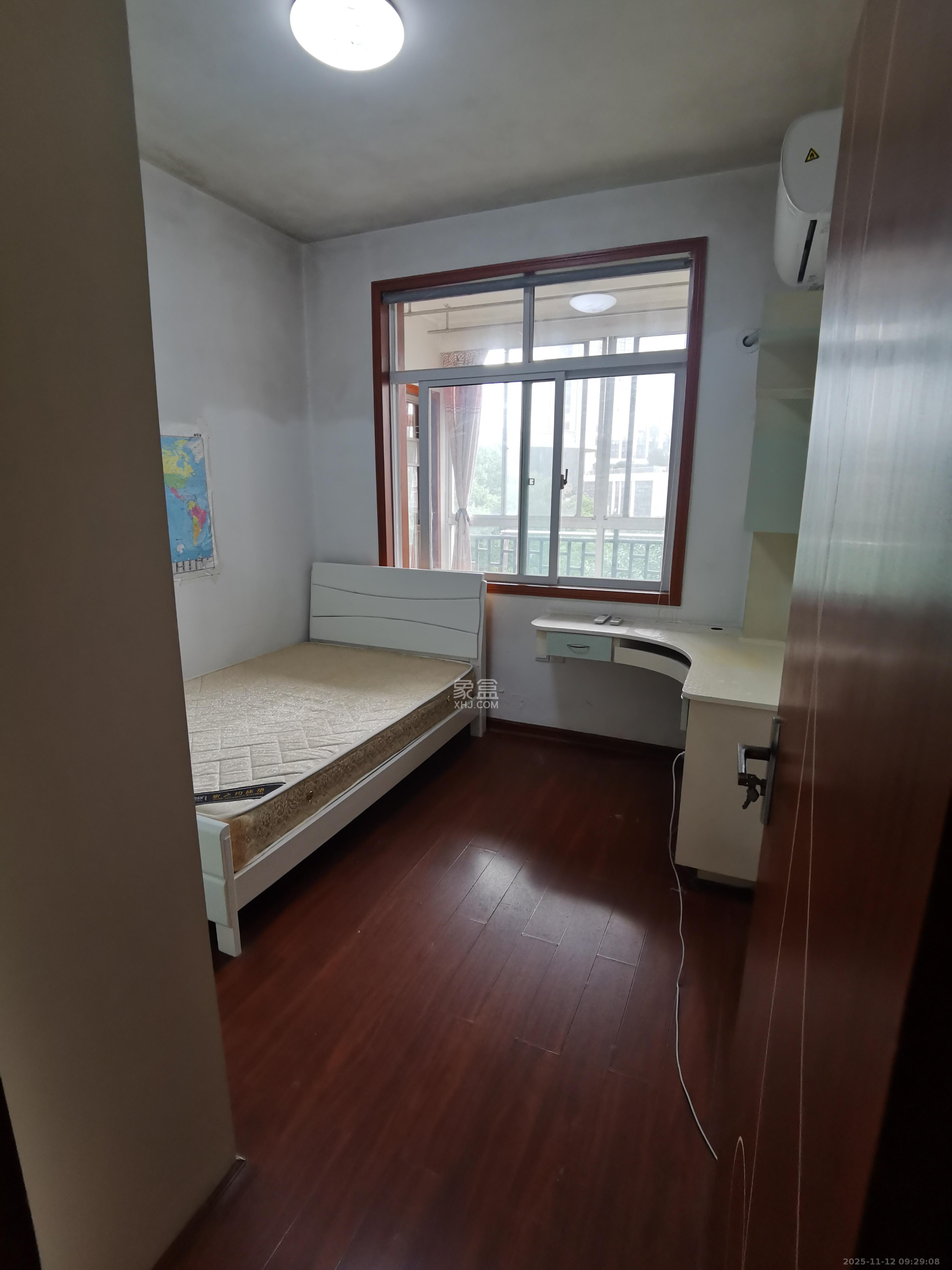 顺天黄金海岸  3室2厅2卫    2600.0元/月室内图