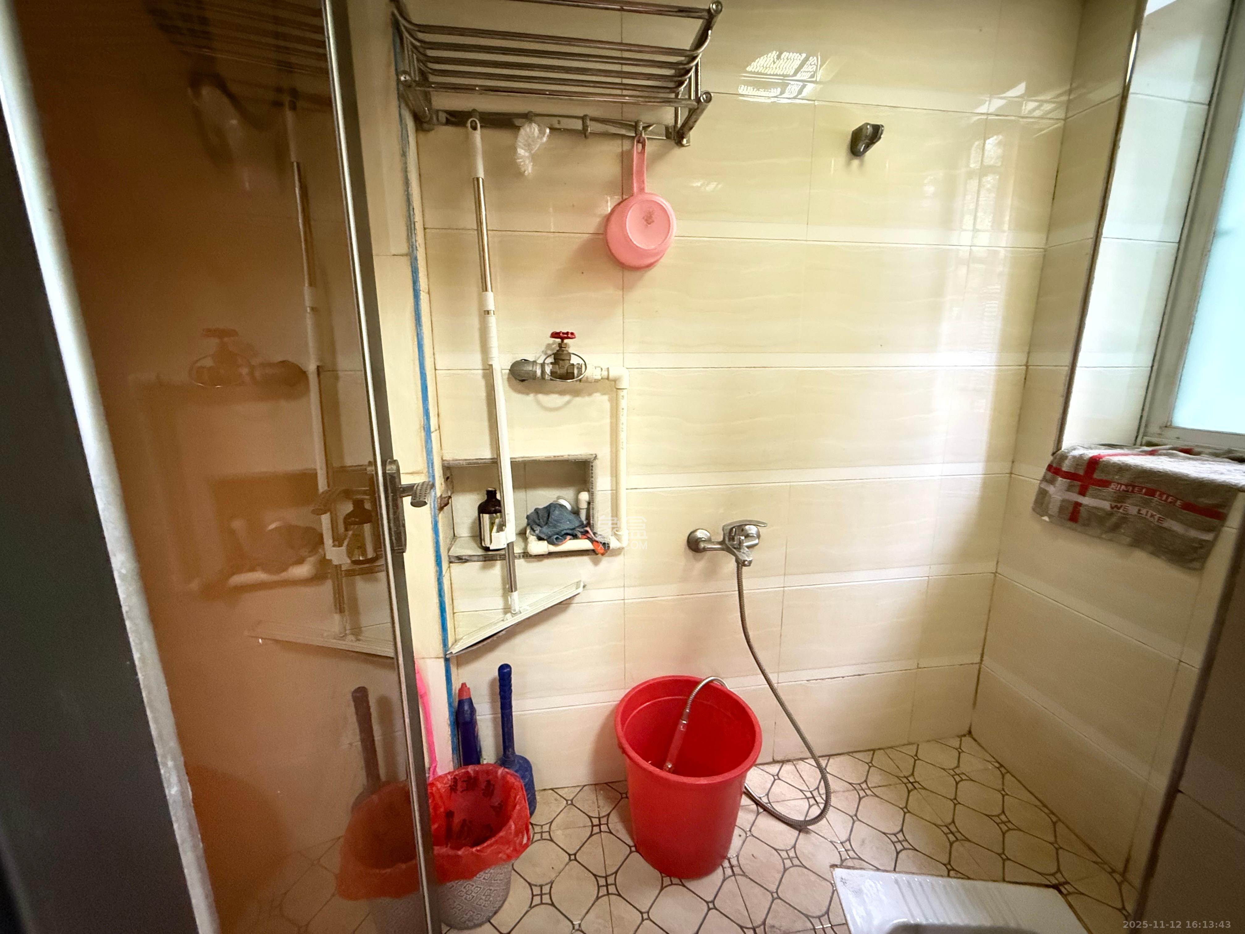 国庆新村  2室1厅1卫    1600.0元/月室内图