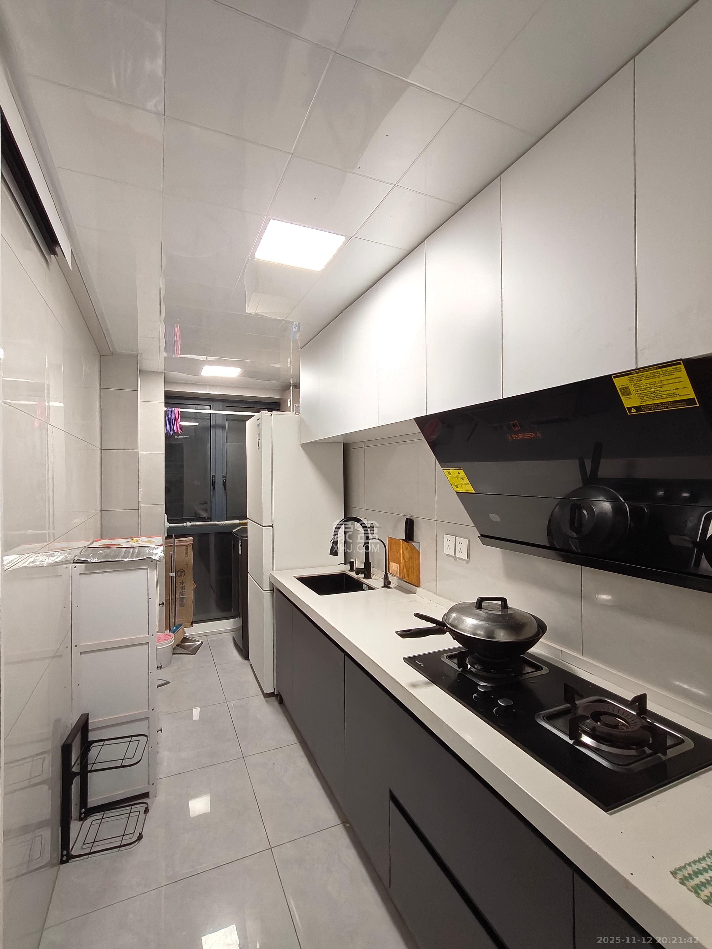 湘域中央  1室1厅1卫    2200.0元/月室内图