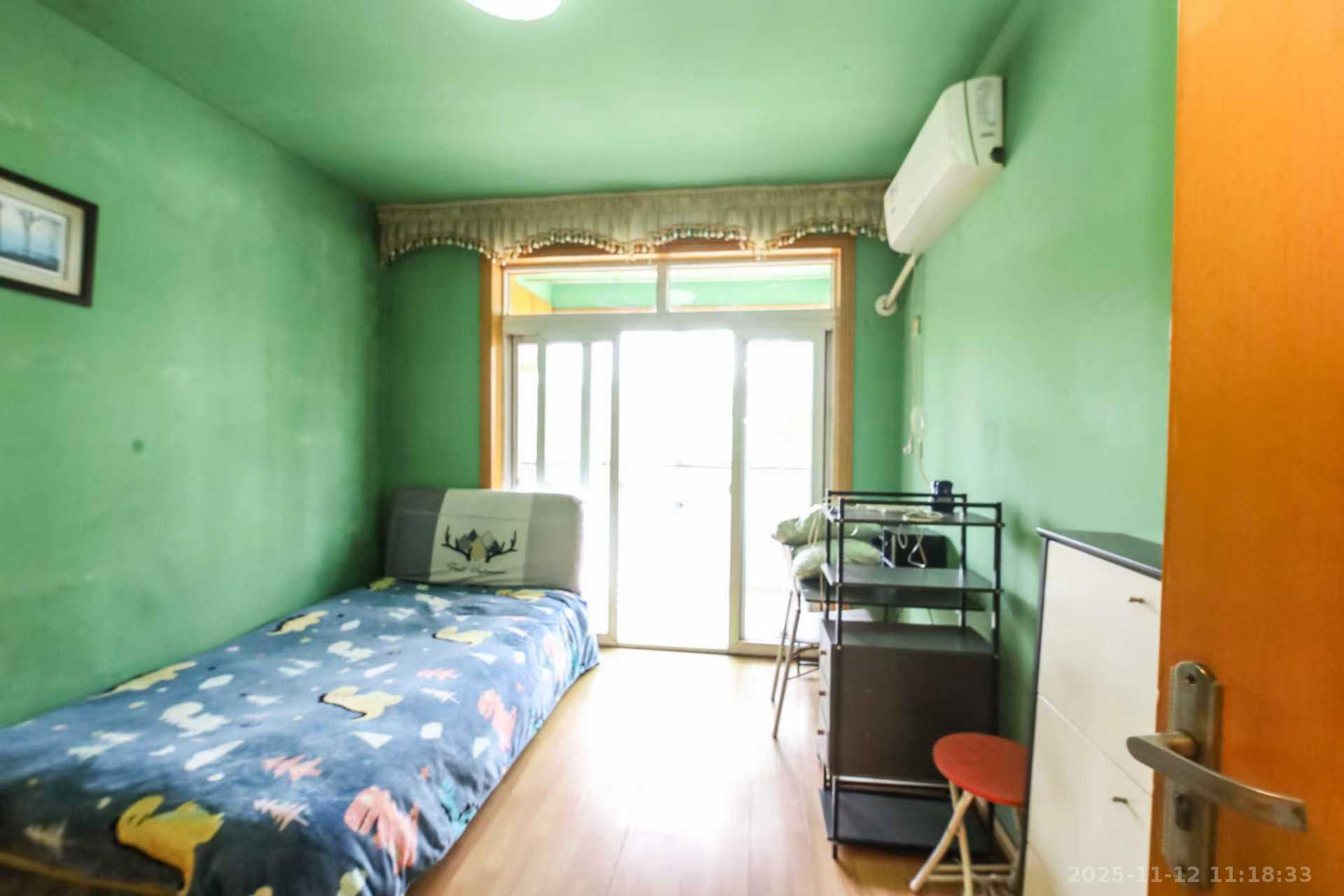 德政园  3室2厅2卫    1800.0元/月室内图