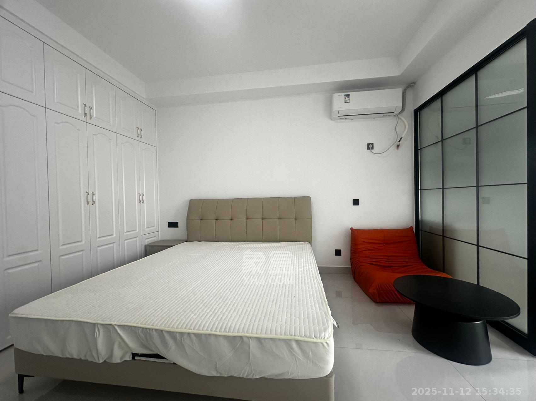 新天地步步高  1室1厅1卫    1100.0元/月室内图1