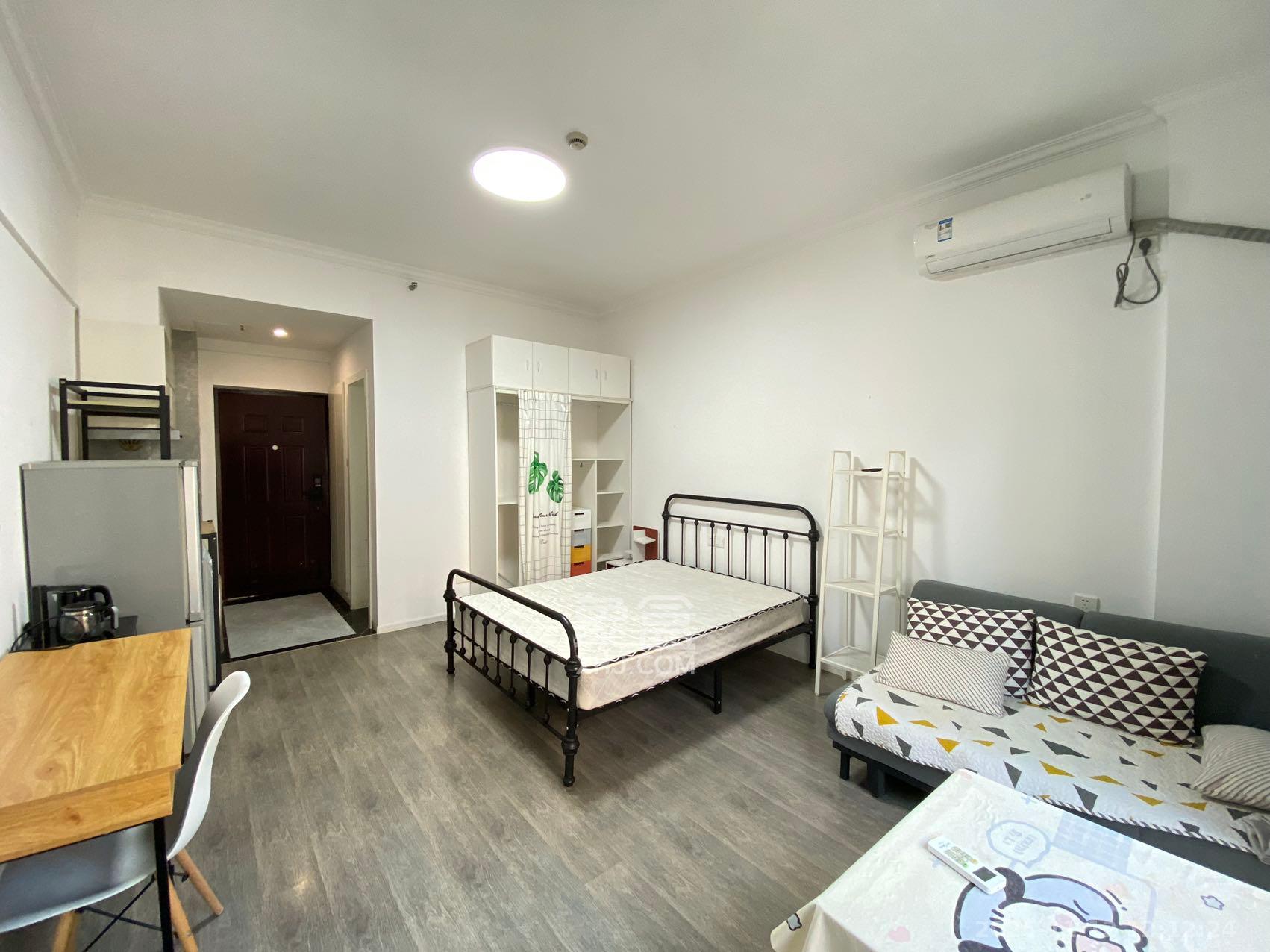 梅溪鑫苑名家  1室1厅1卫    1300.0元/月