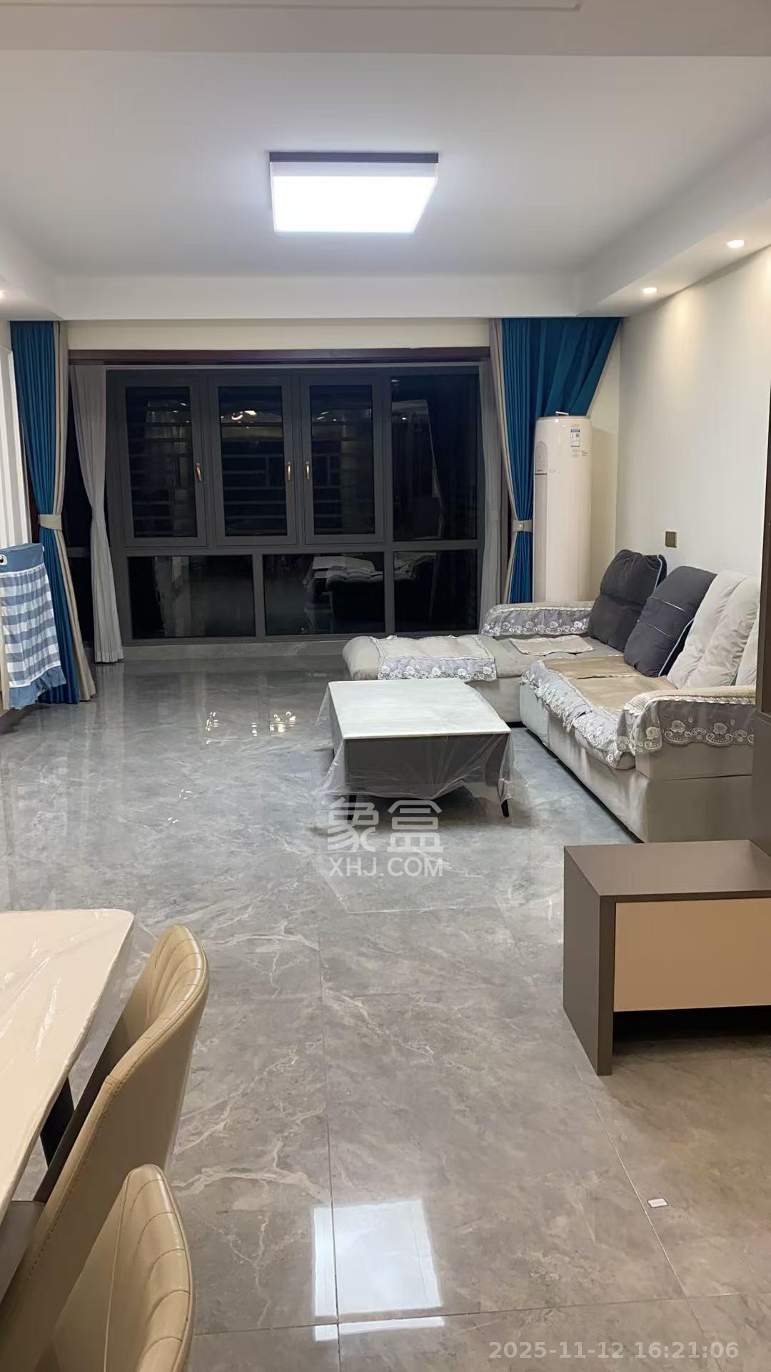 湘熙水郡（观澜海赋家园）  4室2厅2卫    4500.0元/月室内图1