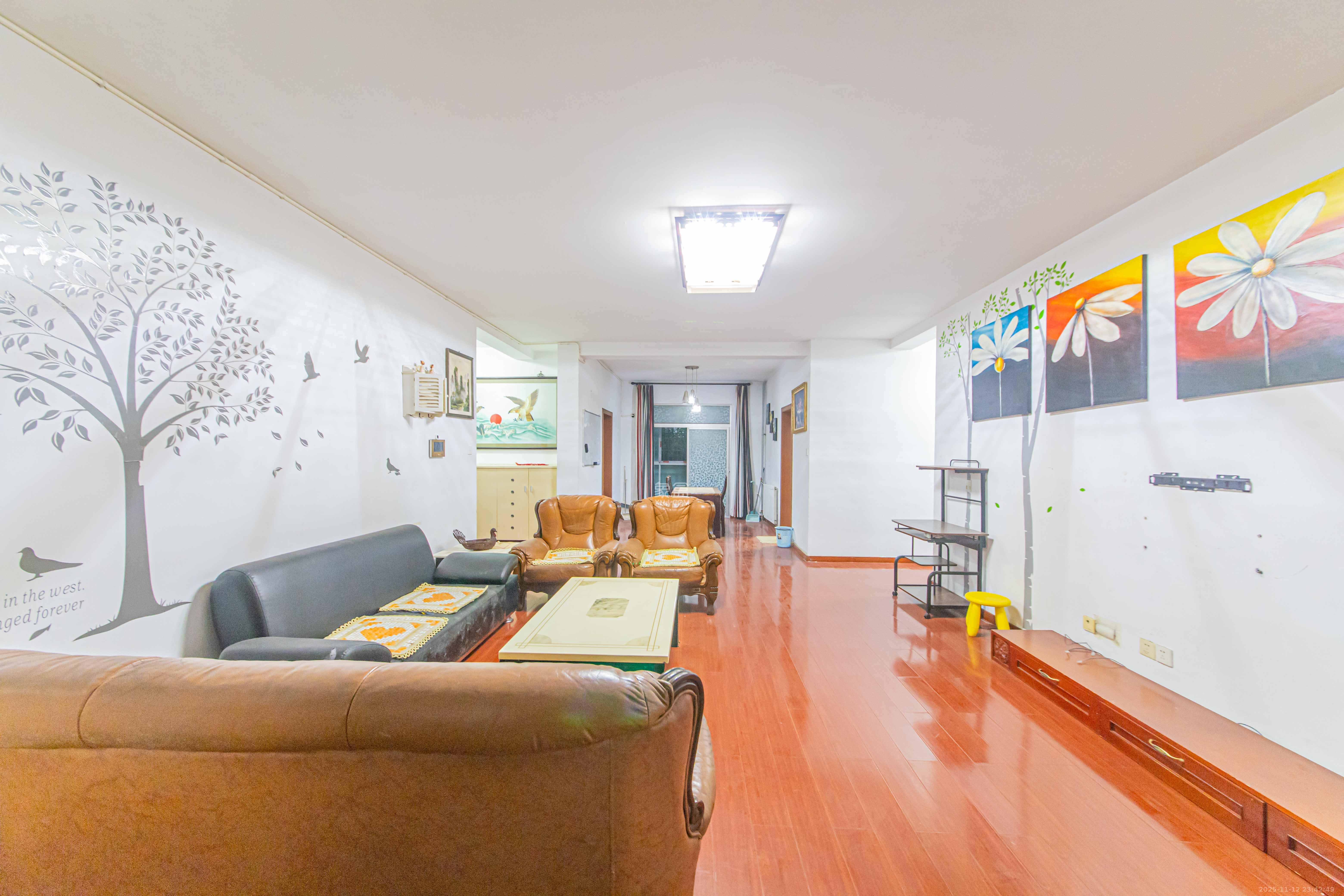 九峰小区（一二三四区）  4室2厅2卫    305.0万