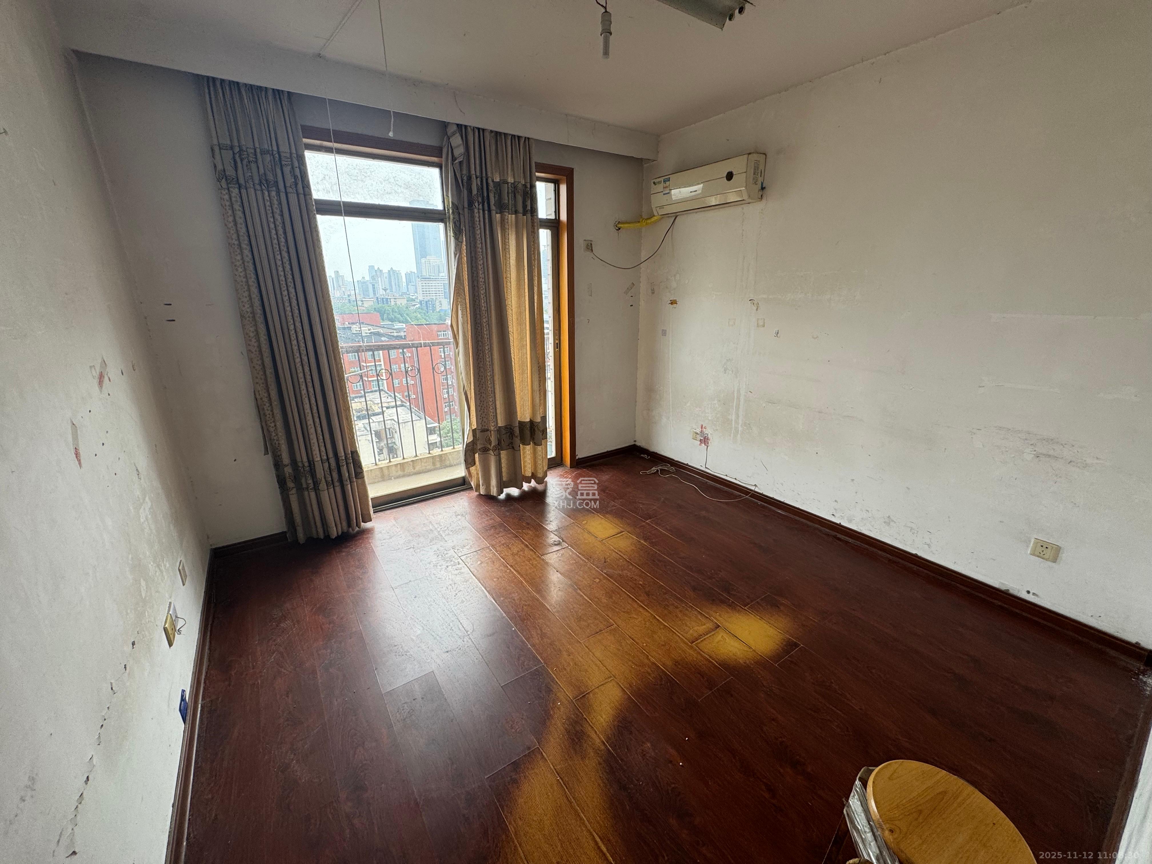 长远大厦  3室2厅2卫    3000.0元/月室内图