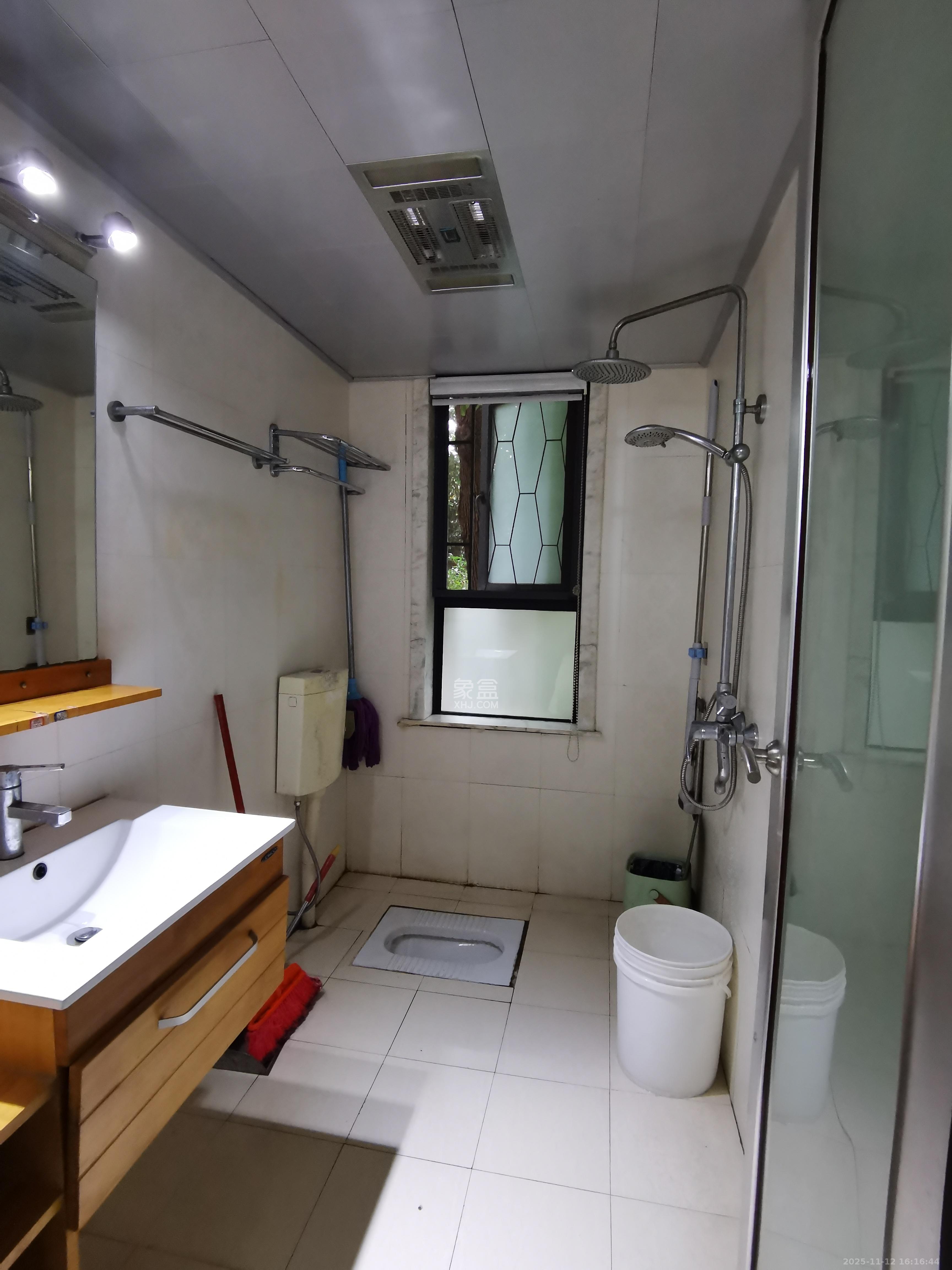 三一街区 3室2厅2卫 1800.0元/月 三一街区 3室2厅2卫 1800.0元/月室内图