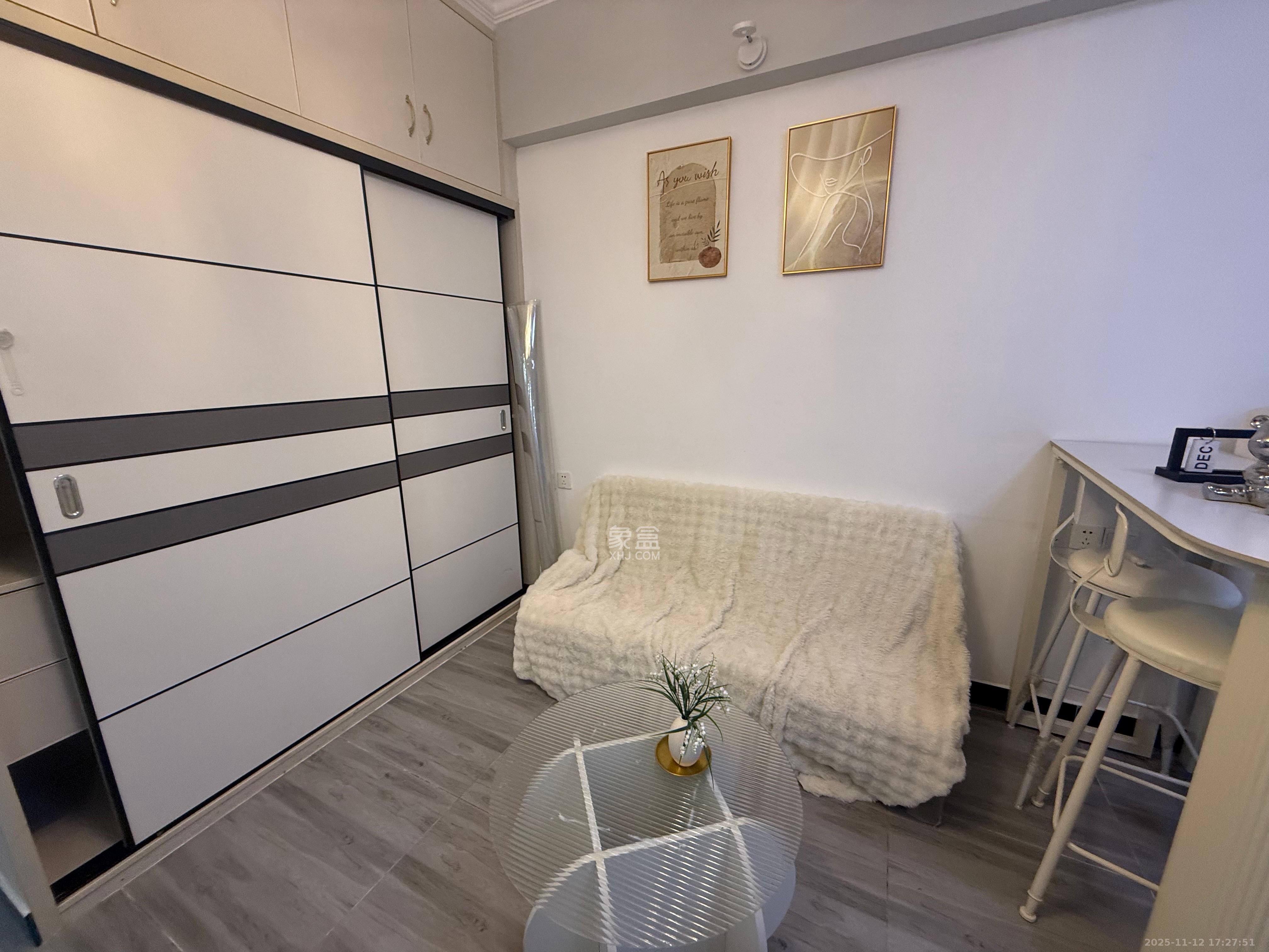 裕天国际商汇中心 1室1厅1卫 1680.0元/月 裕天国际商汇中心 1室1厅1卫 1680.0元/月室内图