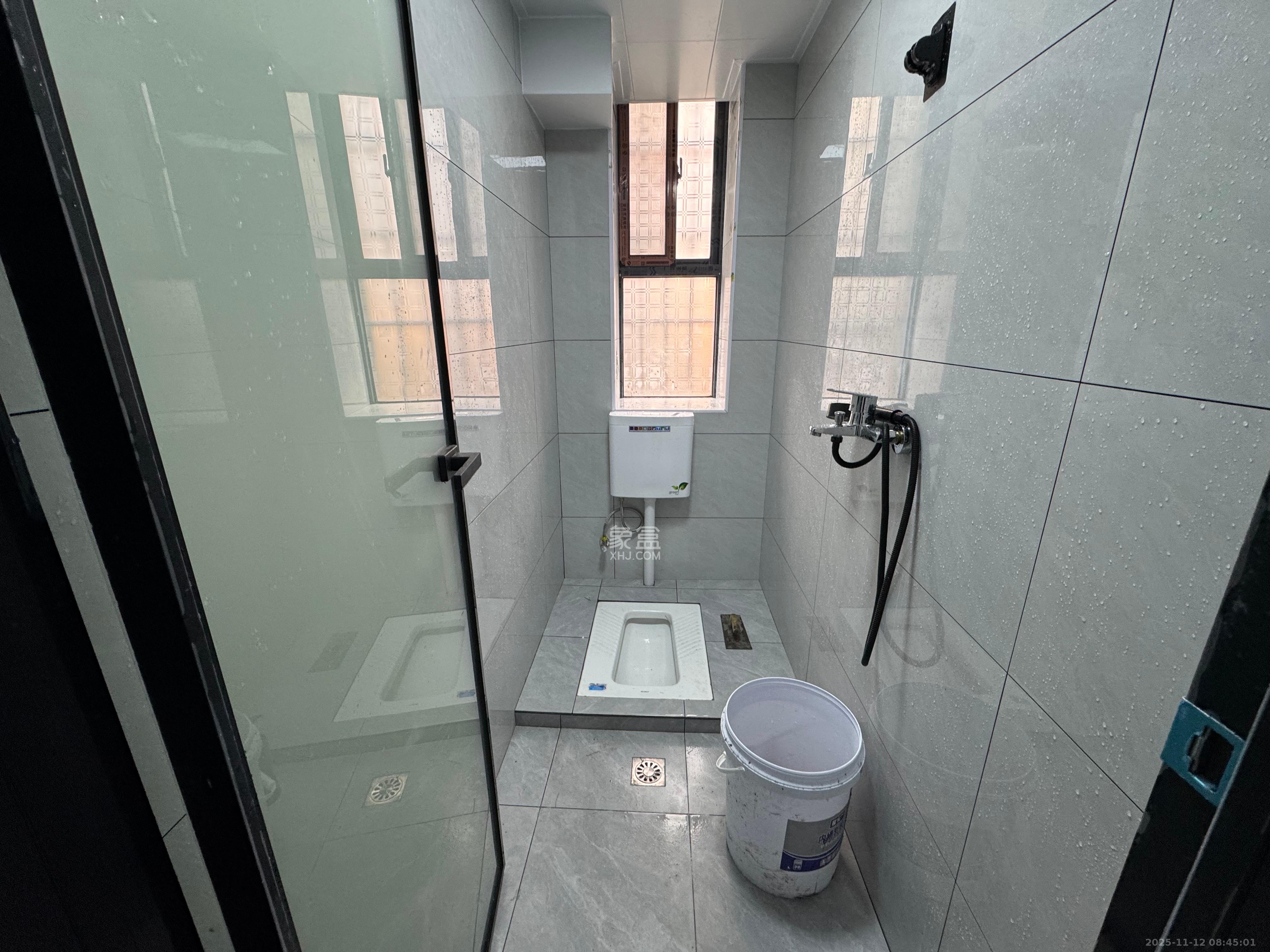 西牌楼商业局宿舍  3室1厅1卫    3200.0元/月室内图