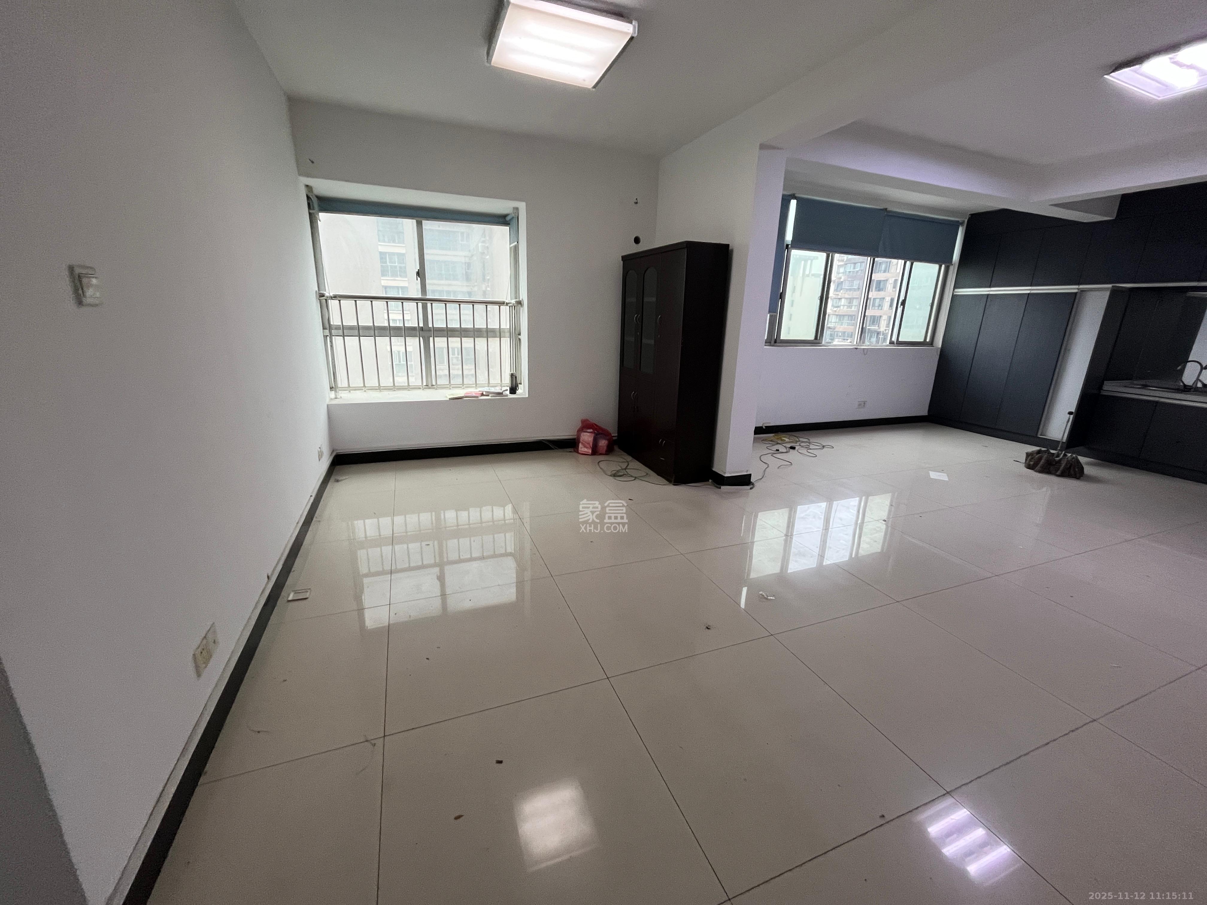 上河国际F座  3室2厅2卫    3200.0元/月室内图