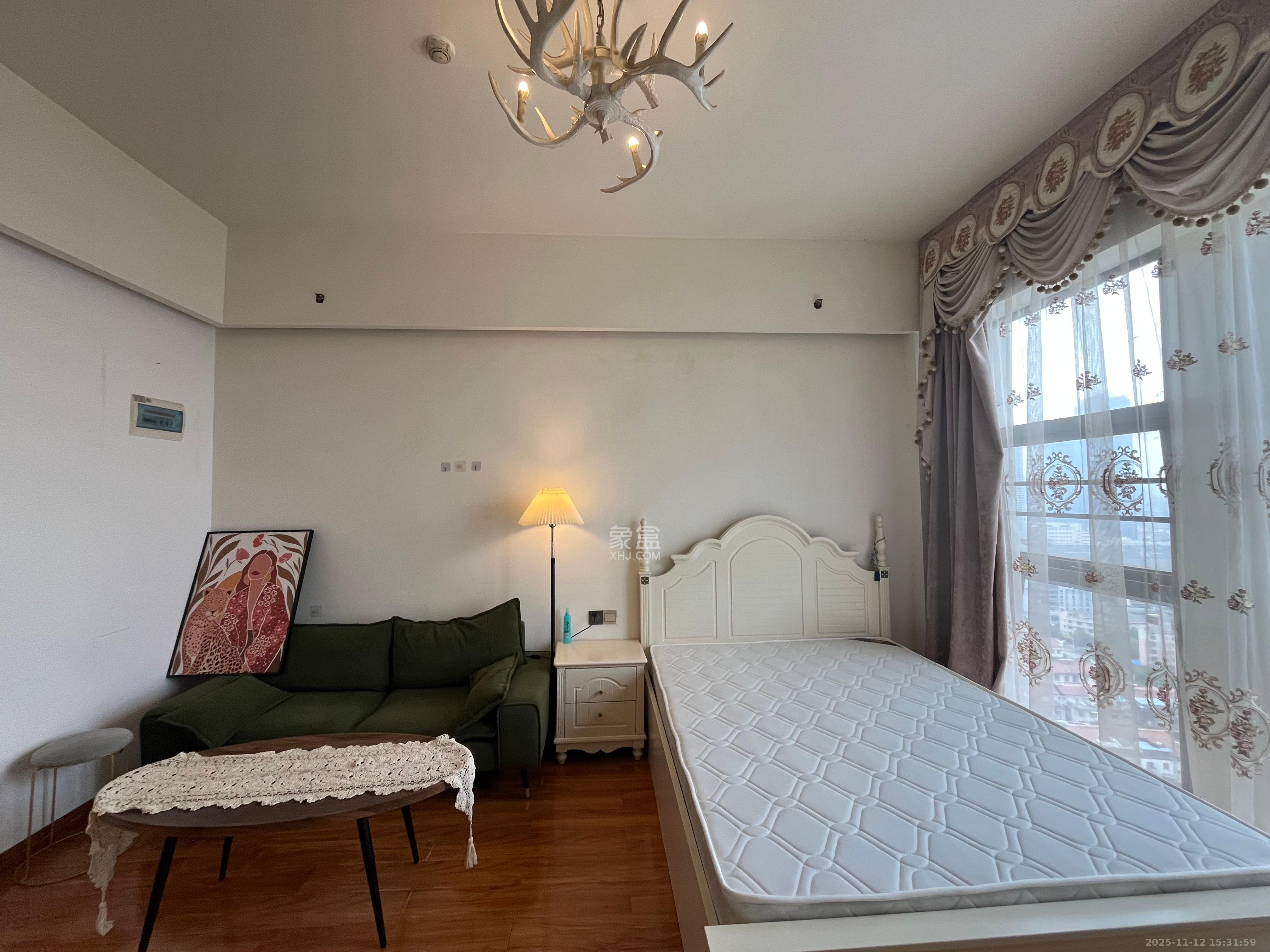 红橡华园(菲莎公馆)  1室1厅1卫    1500.0元/月小区图