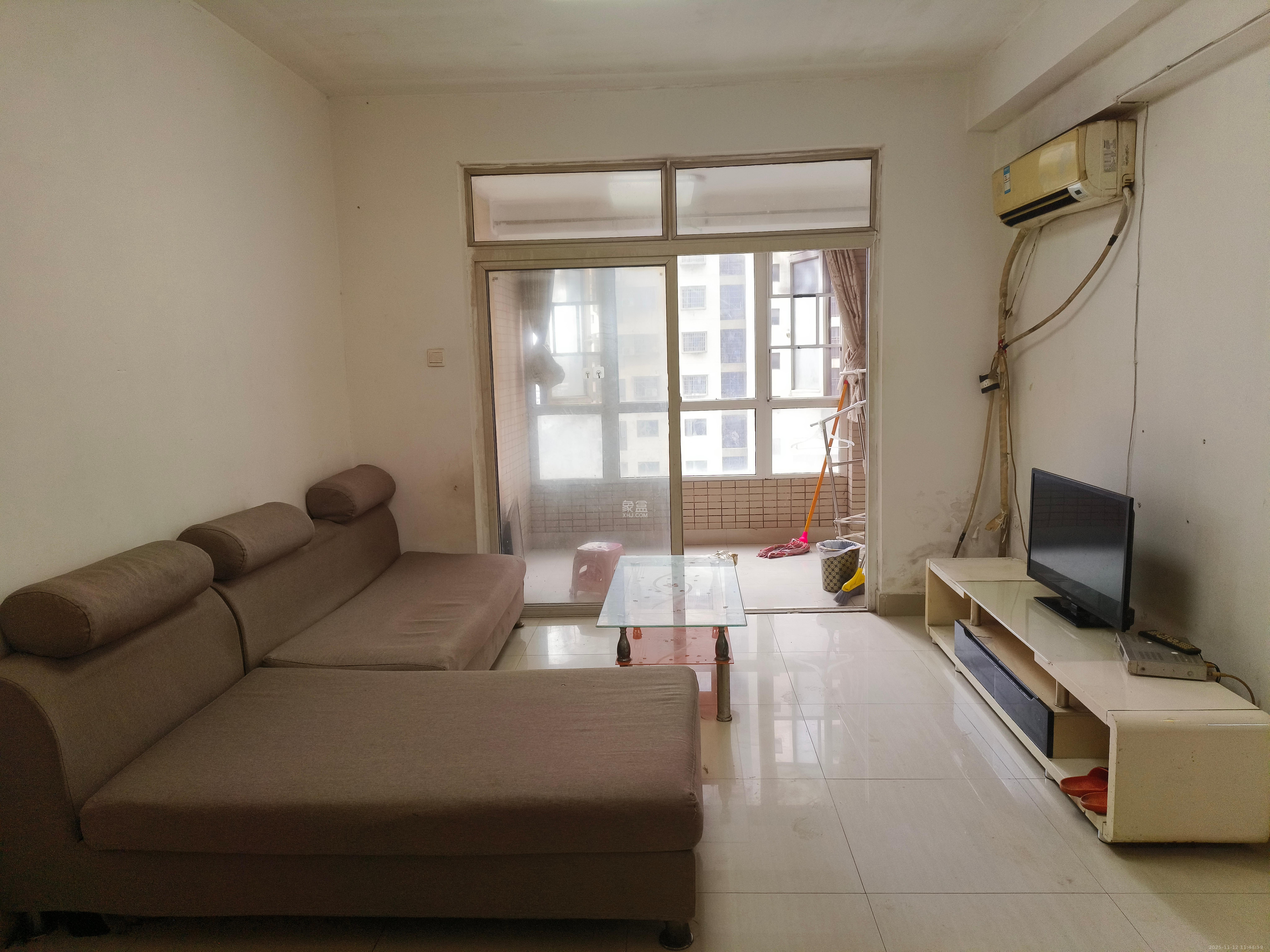 新长海广场  2室2厅1卫    1600.0元/月