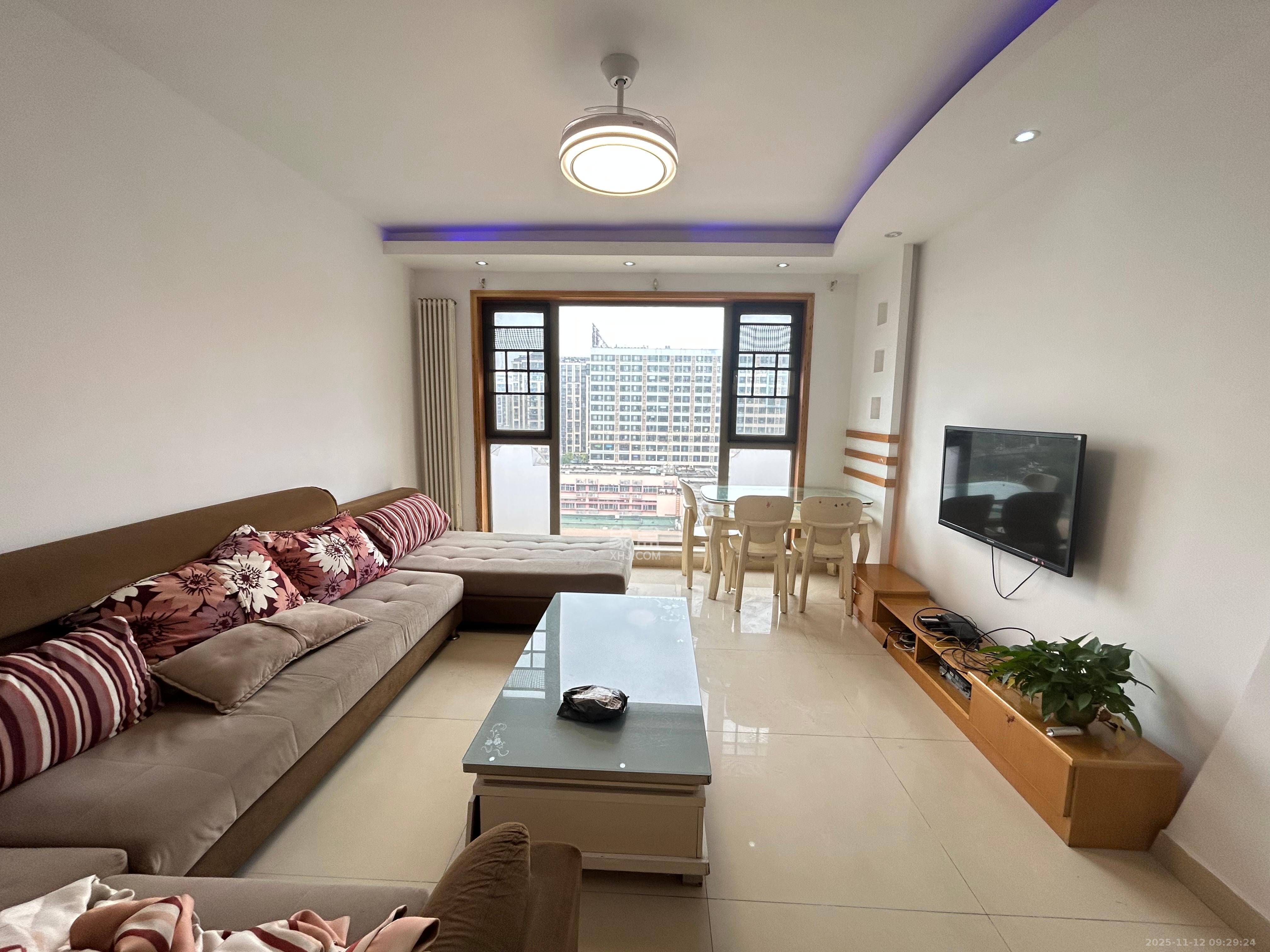 怡海星城  3室2厅1卫    2100.0元/月室内图