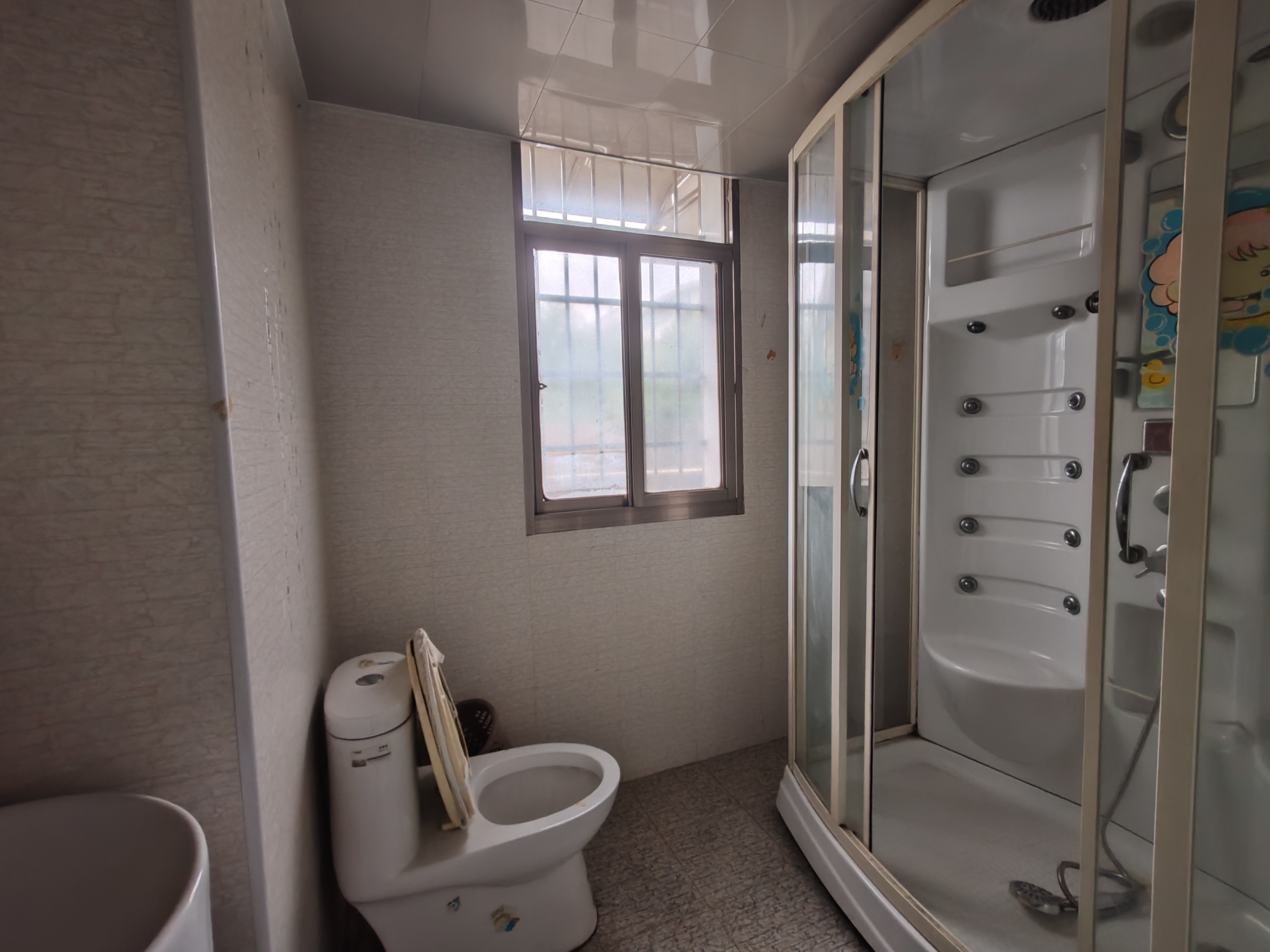 民兴花苑 4室2厅2卫 1900.0元/月 民兴花苑 4室2厅2卫 1900.0元/月室内图