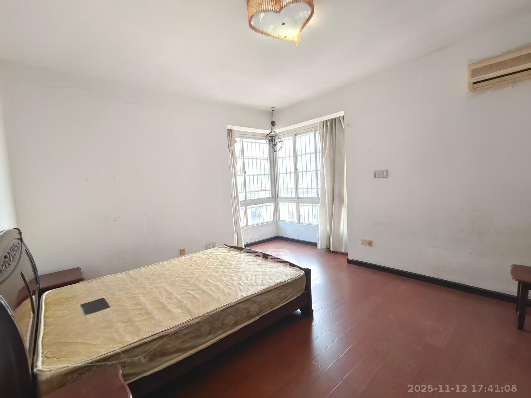 湘许嘉园  3室2厅1卫    2400.0元/月室内图