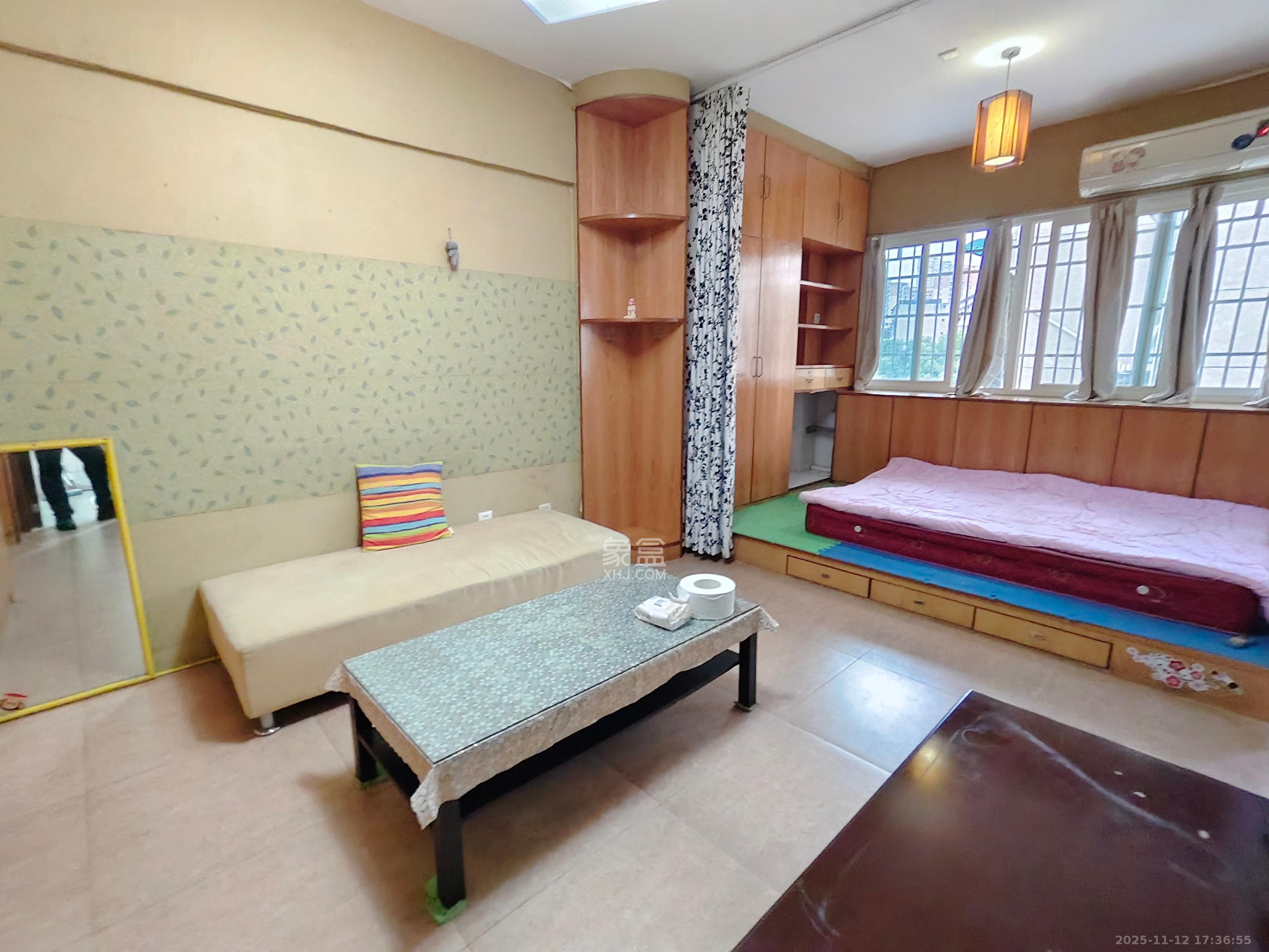 伍家岭生活广场  1室0厅1卫    1200.0元/月