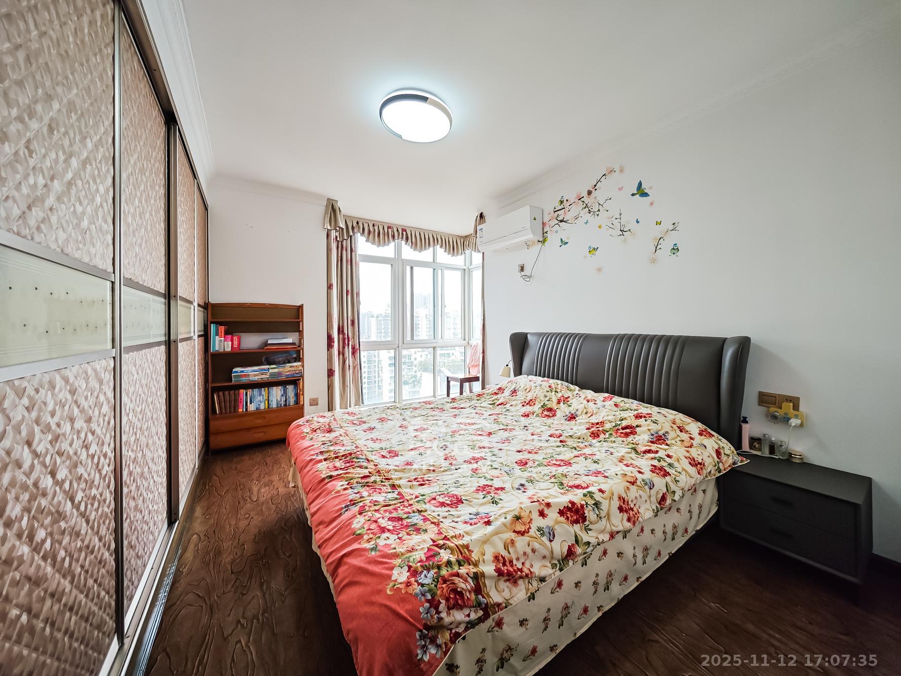 山语城一期 3室2厅2卫 98.0万 山语城一期 3室2厅2卫 98.0万卧室