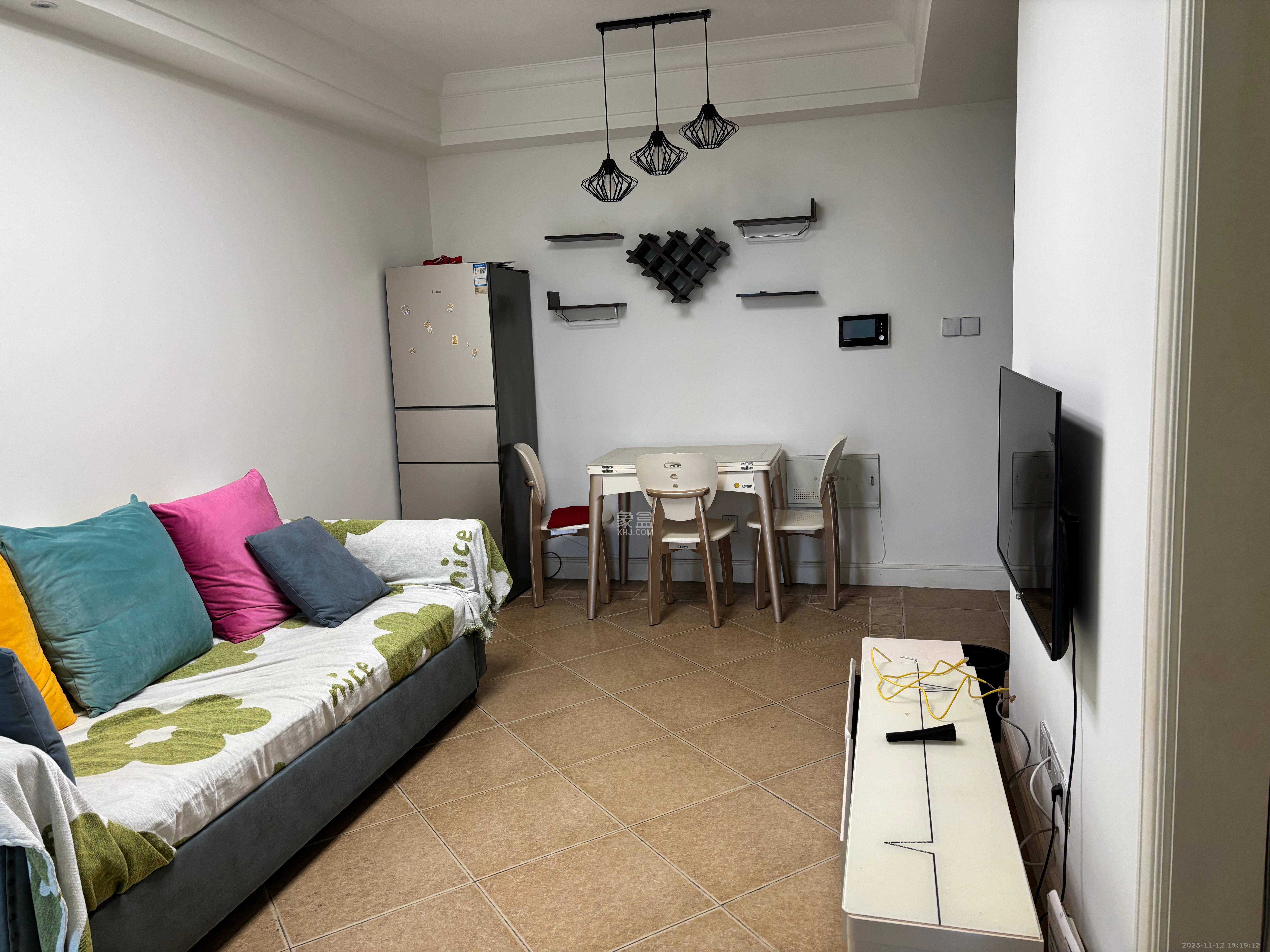 保利城（中航城国际社区、郡原美村）  1室1厅1卫    1400.0元/月