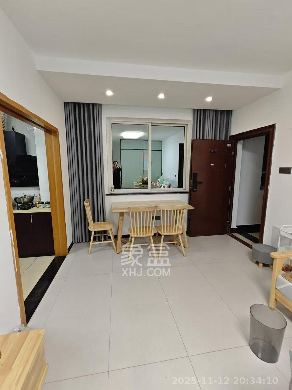 巧克力空间（建鸿达现代大厦）  1室1厅1卫    1700.0元/月