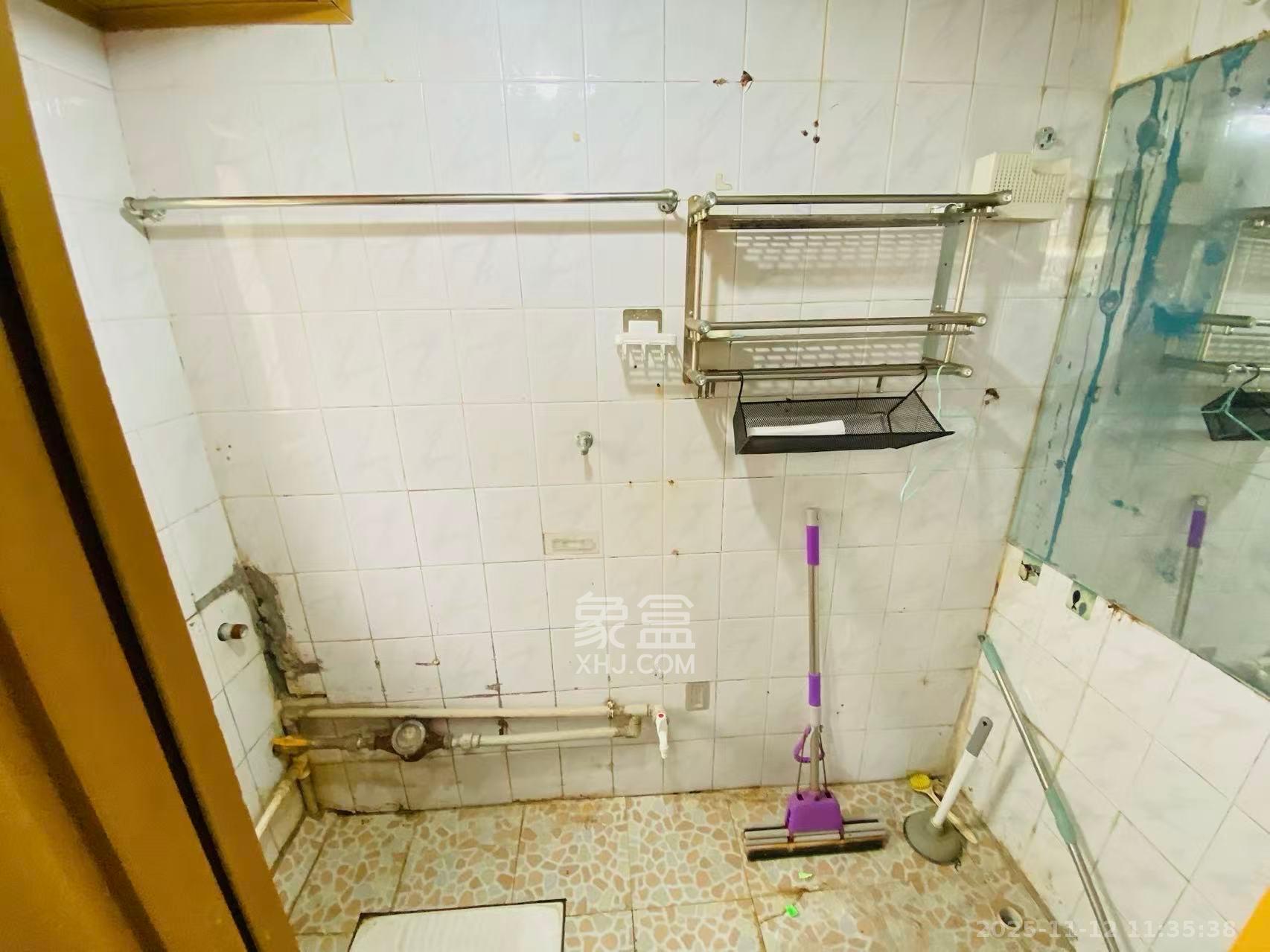 下碧湘街小区  2室1厅1卫    1400.0元/月室内图